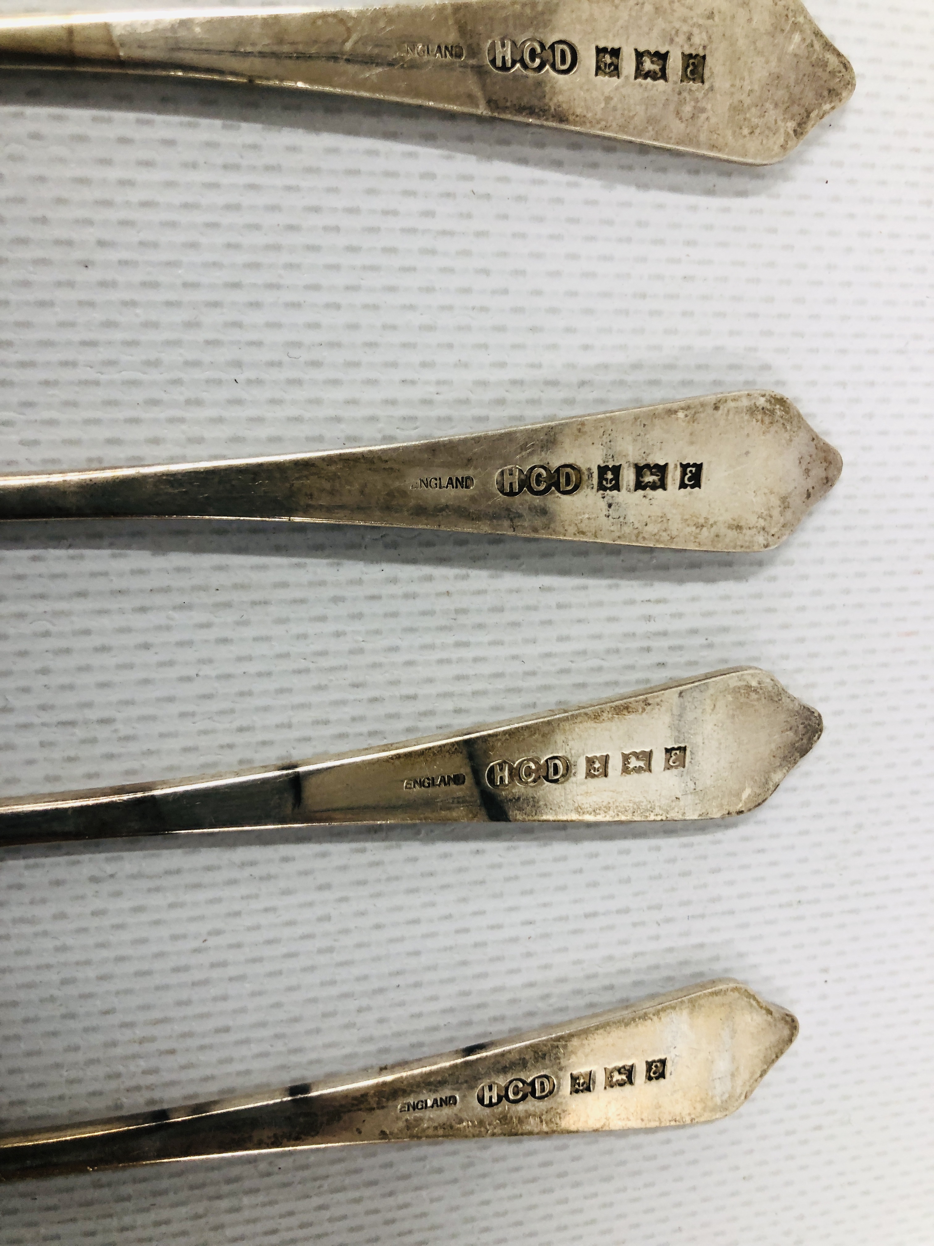 SET OF SIX SILVER GRAPEFRUIT SPOONS, BIRMINGHAM 1954. - Image 8 of 9