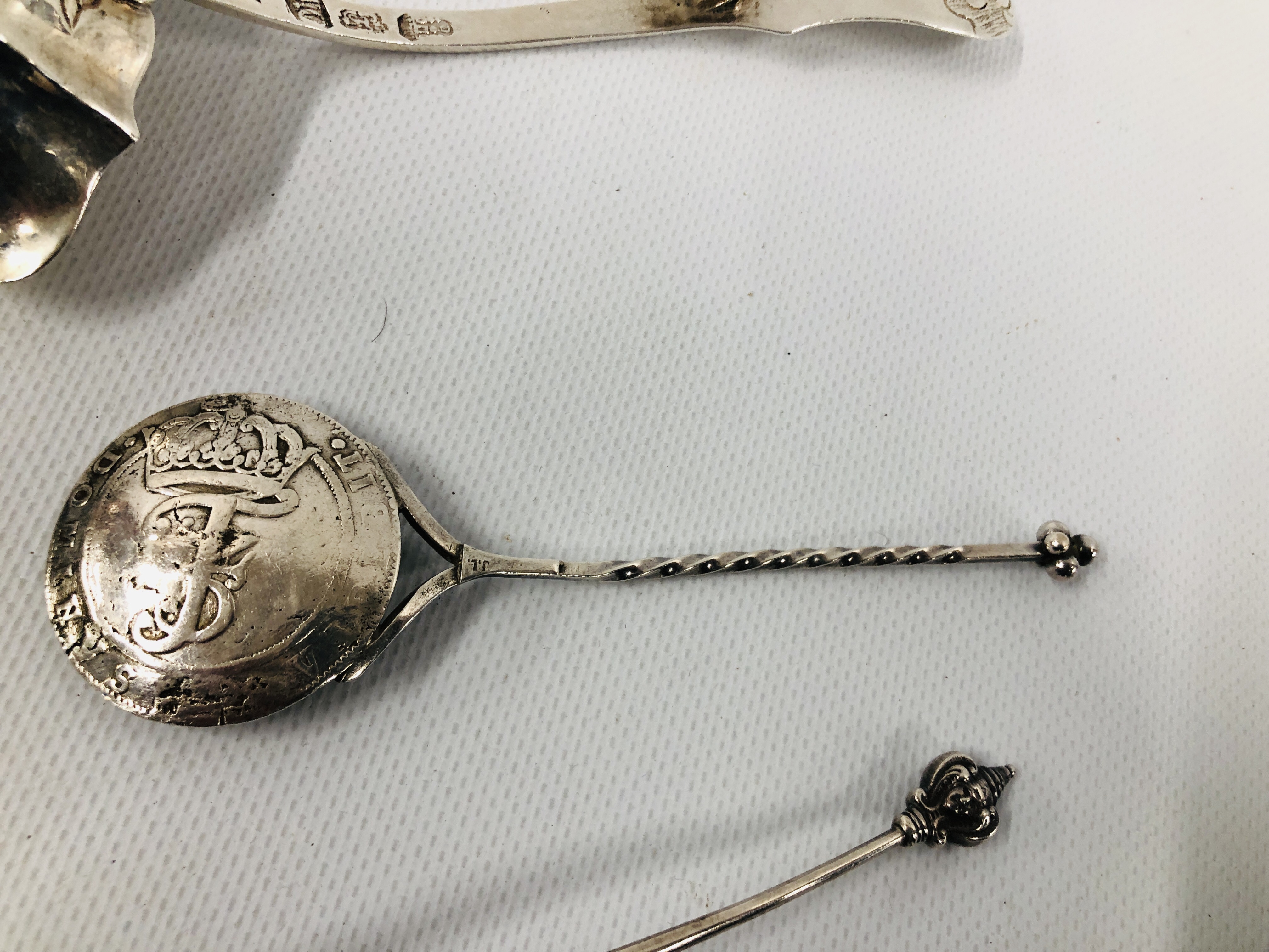 A GROUP OF SILVER SPOONS TO INCLUDE TWO ANOINTING SPOONS, BIRMINGHAM ASSAY, - Image 9 of 14