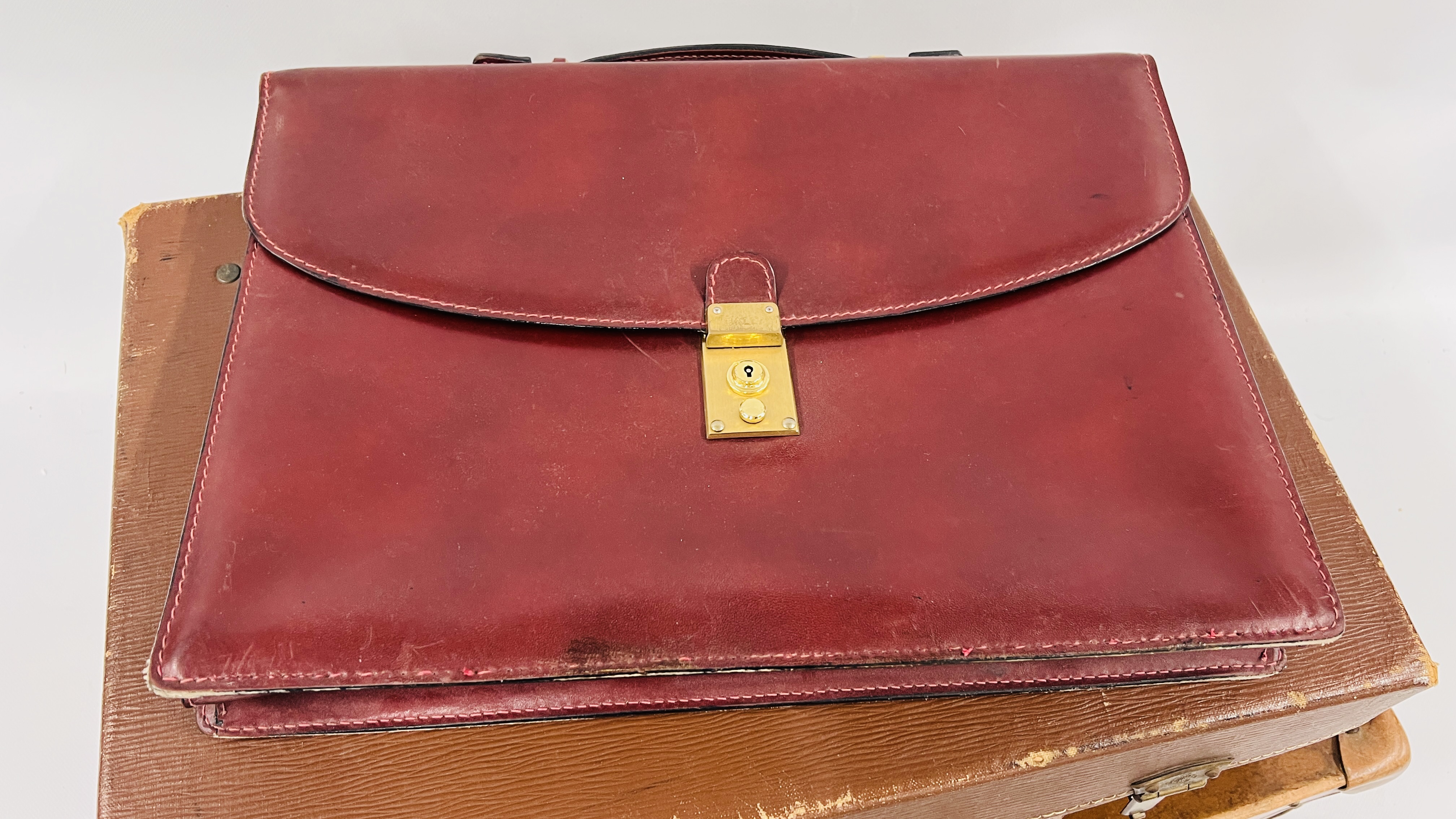 TWO VINTAGE LUGGAGE CASES ALONG WITH A LEATHER DOCUMENT CASE MARKED "BALLY" - Image 3 of 9