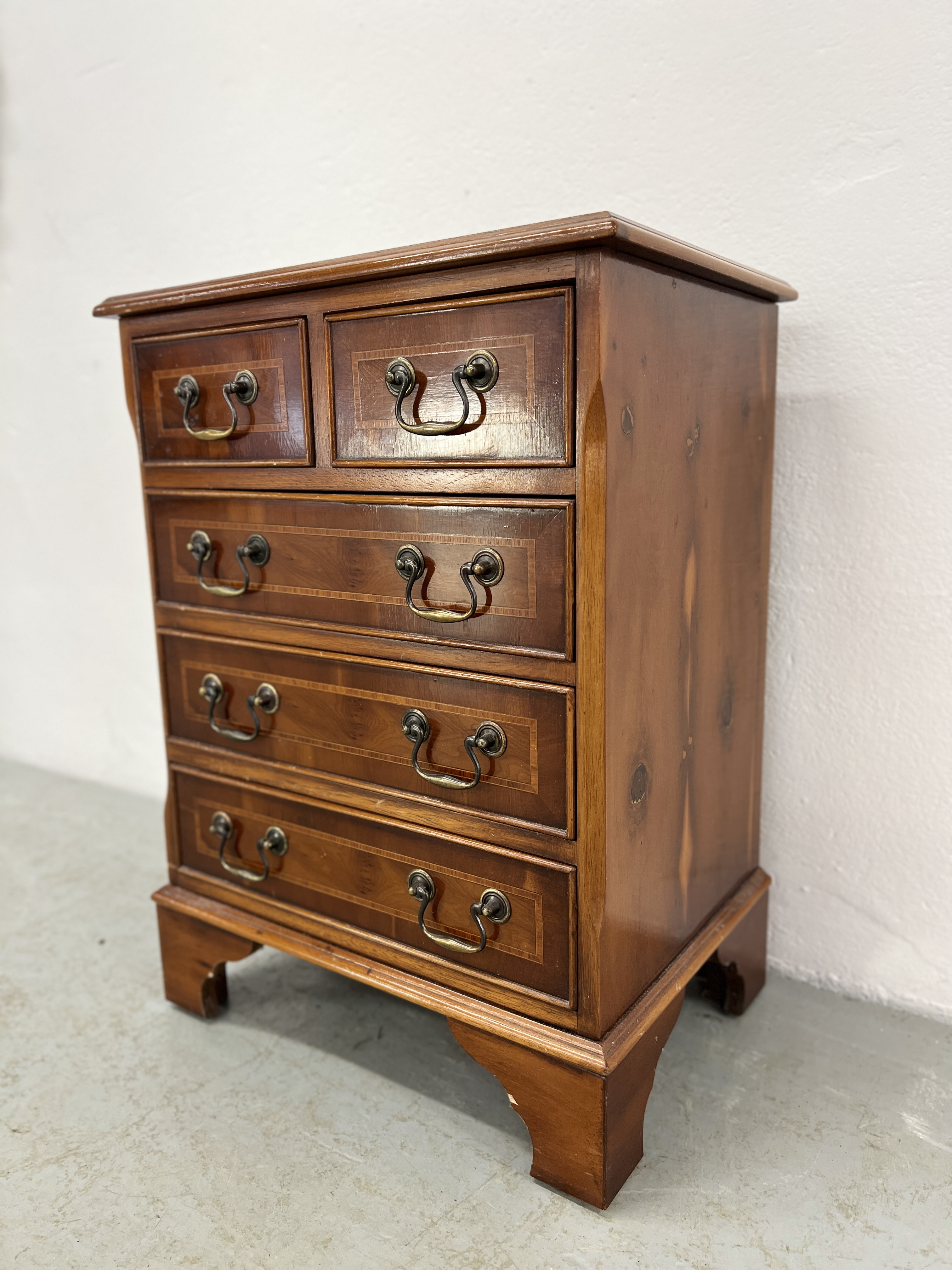 REPRODUCTION MINIATURE TWO OVER THREE DRAWER CHEST WITH INLAID BANDING WIDTH 46.5CM. DEPTH 32.5CM. - Image 3 of 9