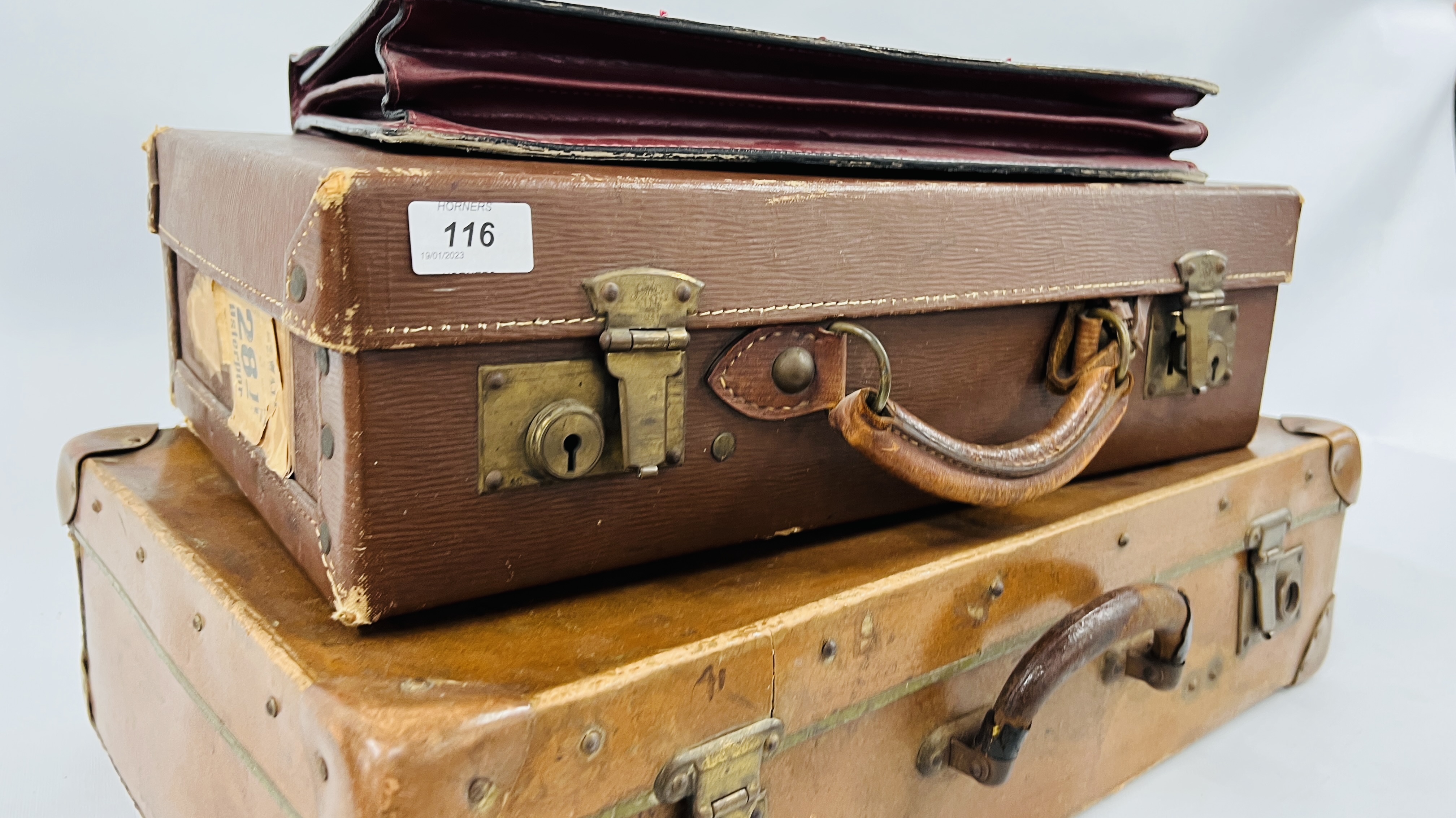 TWO VINTAGE LUGGAGE CASES ALONG WITH A LEATHER DOCUMENT CASE MARKED "BALLY" - Image 4 of 9