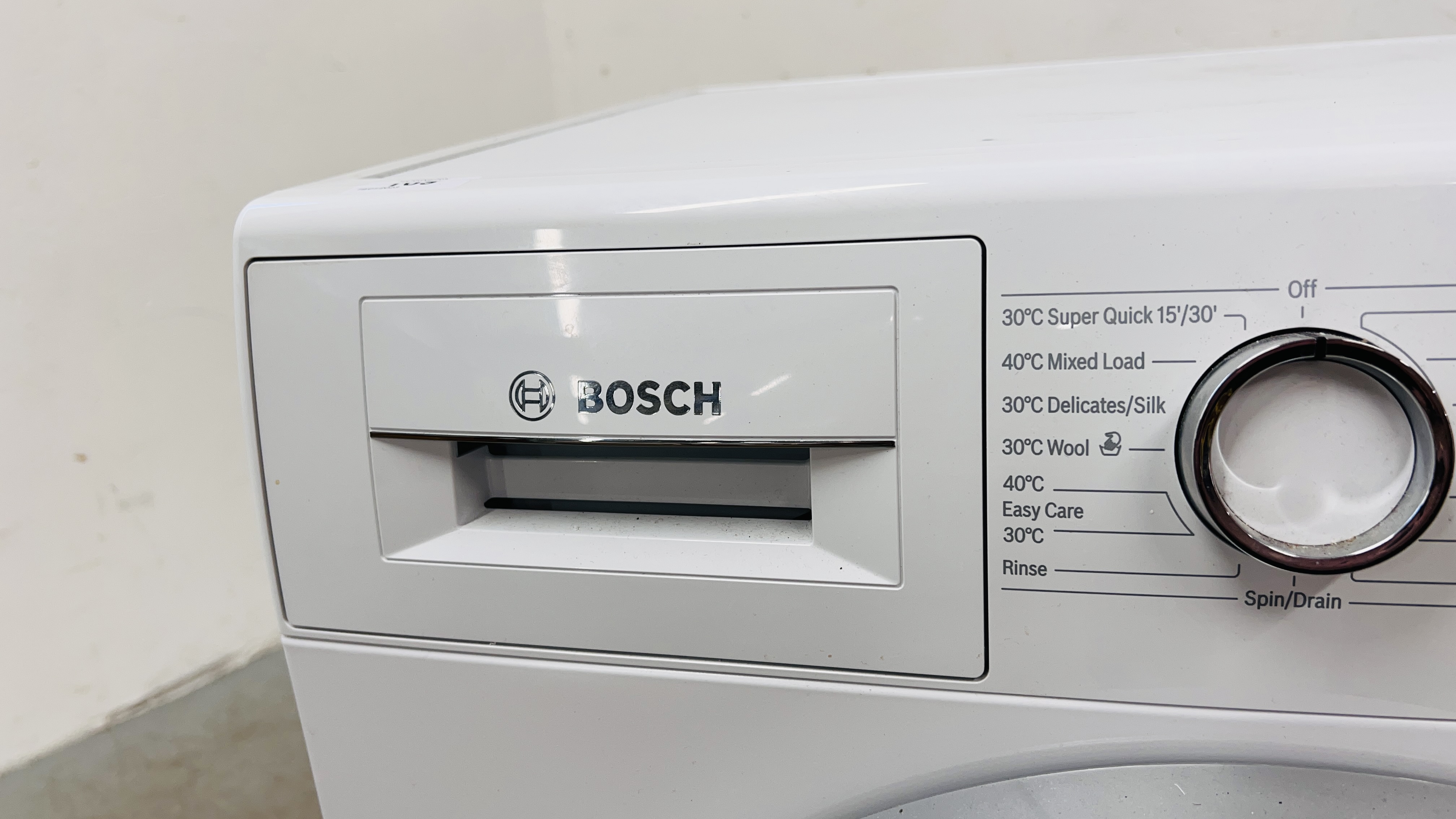 A BOSCH SERIE 4 7KG ECO SILENCE DRIVE WASHING MACHINE - SOLD AS SEEN. - Image 5 of 13