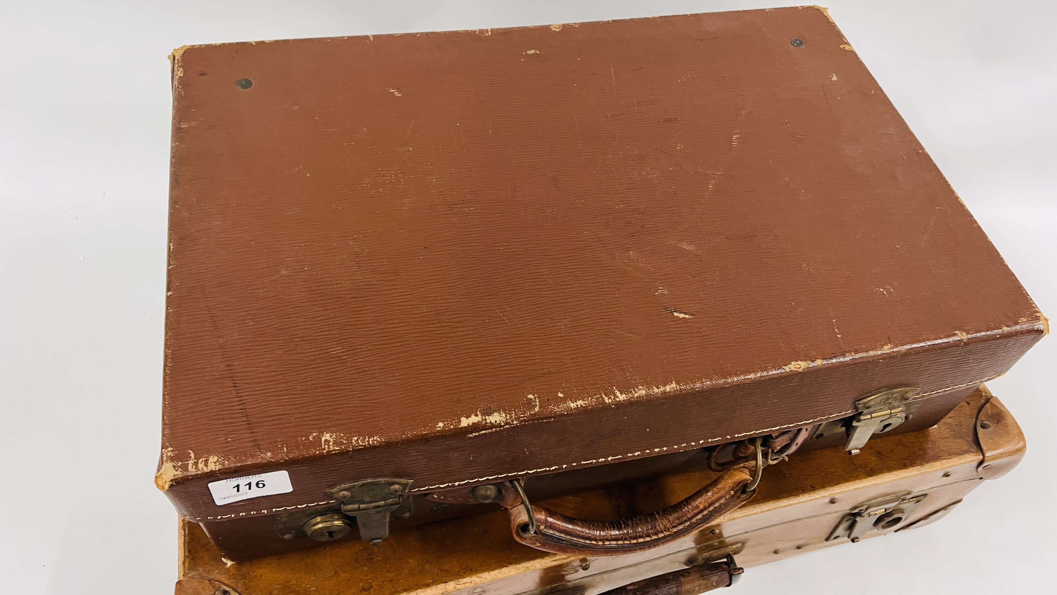 TWO VINTAGE LUGGAGE CASES ALONG WITH A LEATHER DOCUMENT CASE MARKED "BALLY" - Image 6 of 9