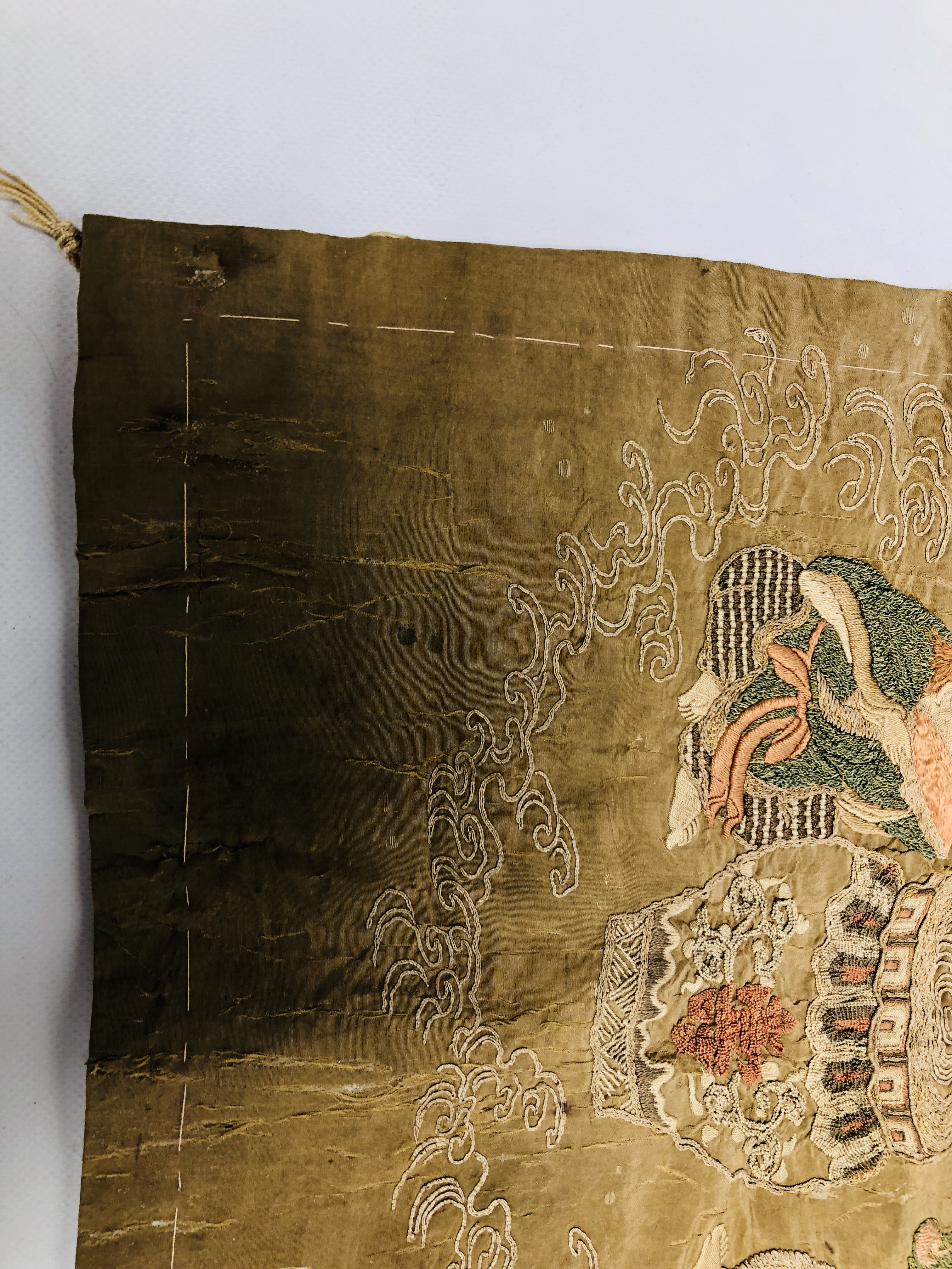 AN ANTIQUE JAPANESE SILK FUKUSA DEPICTING EMBROIDERED RED-HEADED SHOJO. - Image 6 of 10