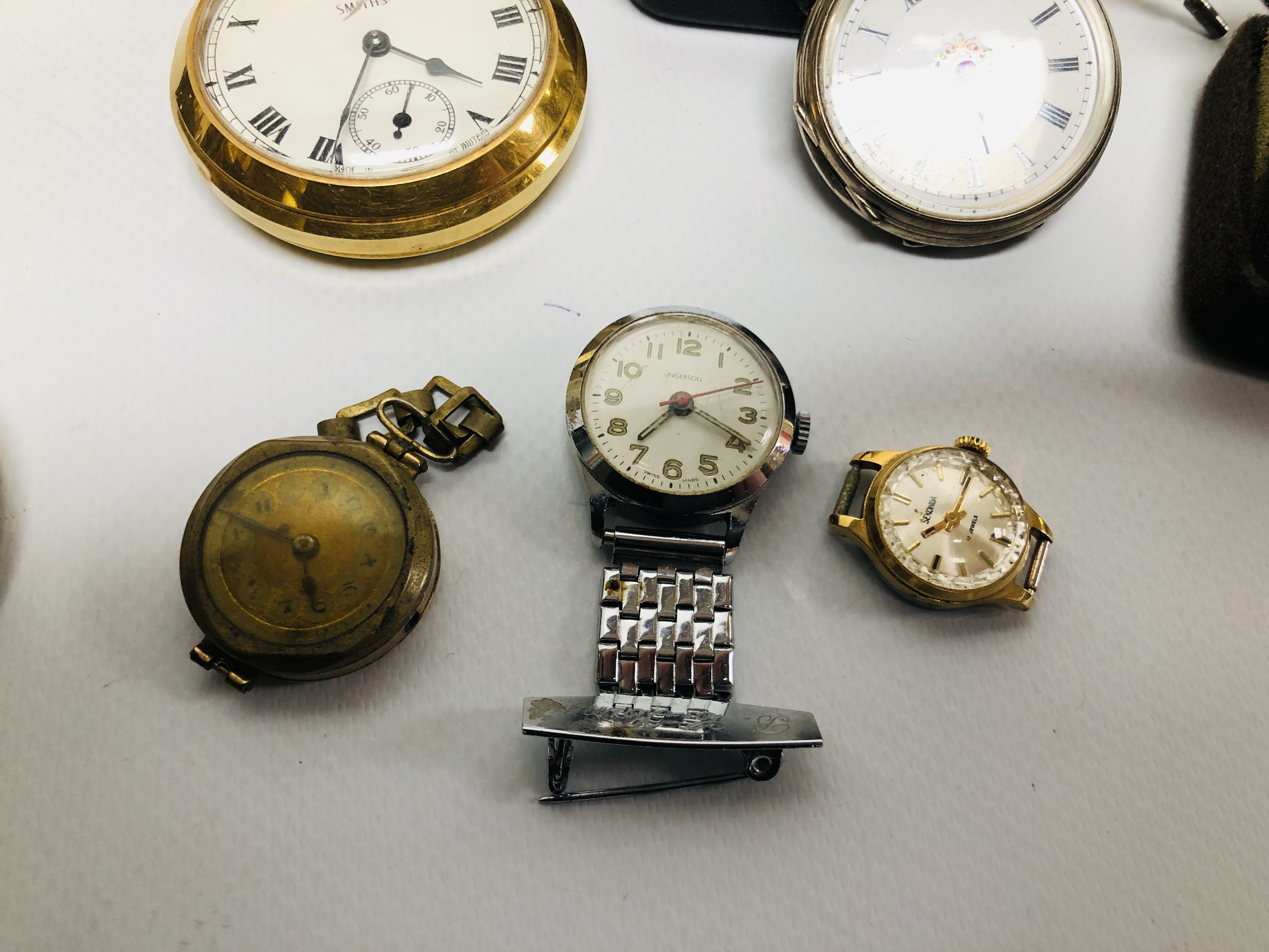 A GROUP OF 3 VINTAGE POCKET WATCHES TO INCLUDE 2 MARKED SMITHS, EUROPA TRAVEL CLOCK, - Image 7 of 8