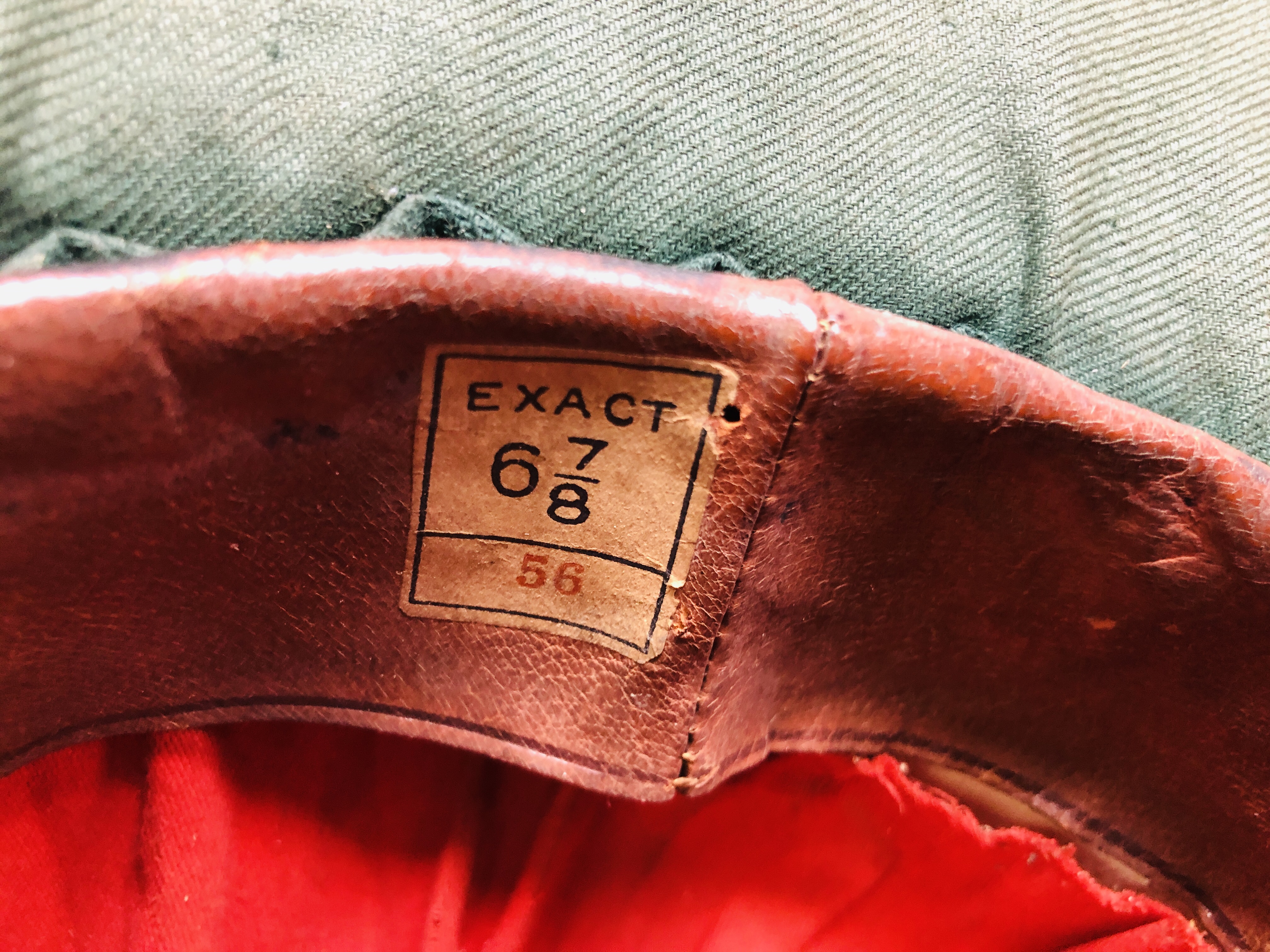 AN ORIGINAL INDIAN PITH HELMET BEARING ORIGINAL MAKERS LABEL. - Image 6 of 6