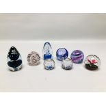 A COLLECTION OF 8 ART GLASS PAPERWEIGHTS TO INCLUDE CAITHNESS EXAMPLES