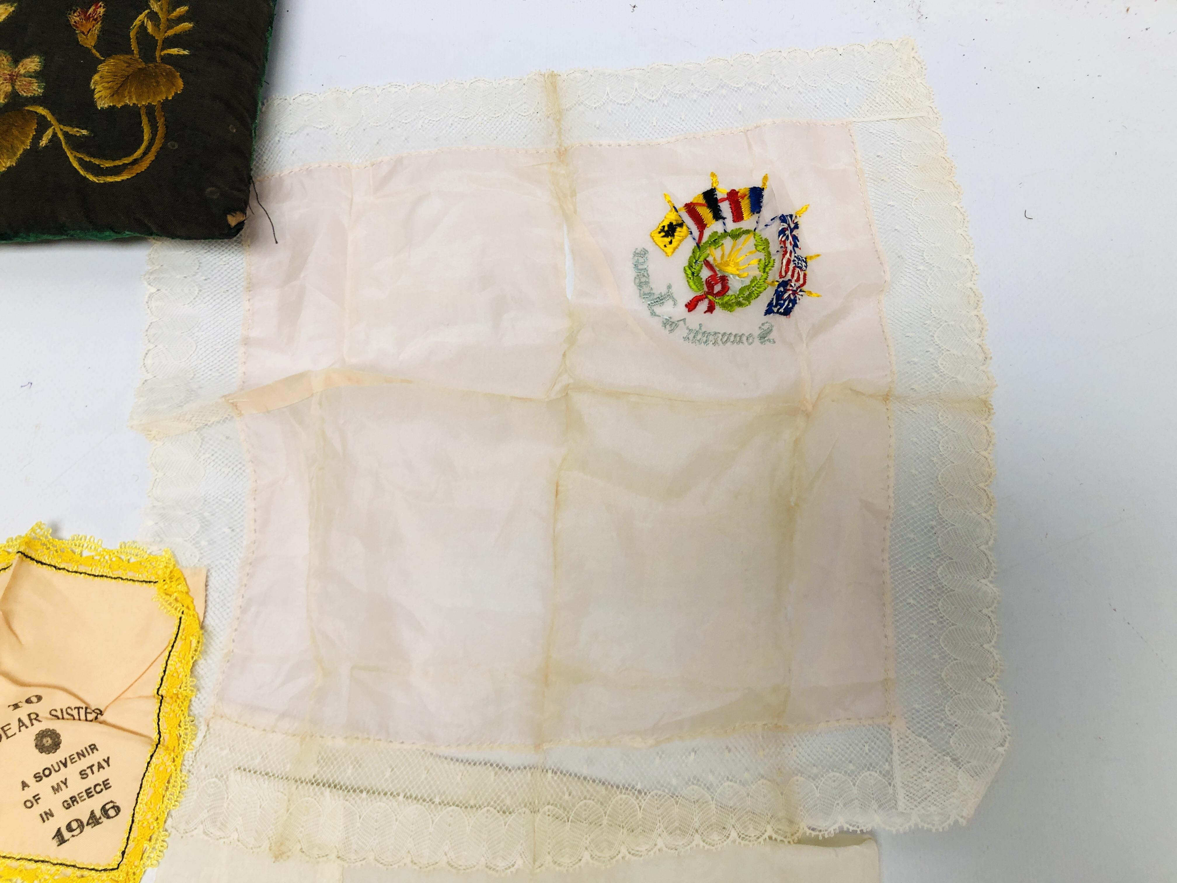 A GROUP OF VINTAGE SOUVENIR EMBROIDERIES INCLUDING A CORONATION HANDKERCHIEF 1953 AND A FRENCH - Image 8 of 9