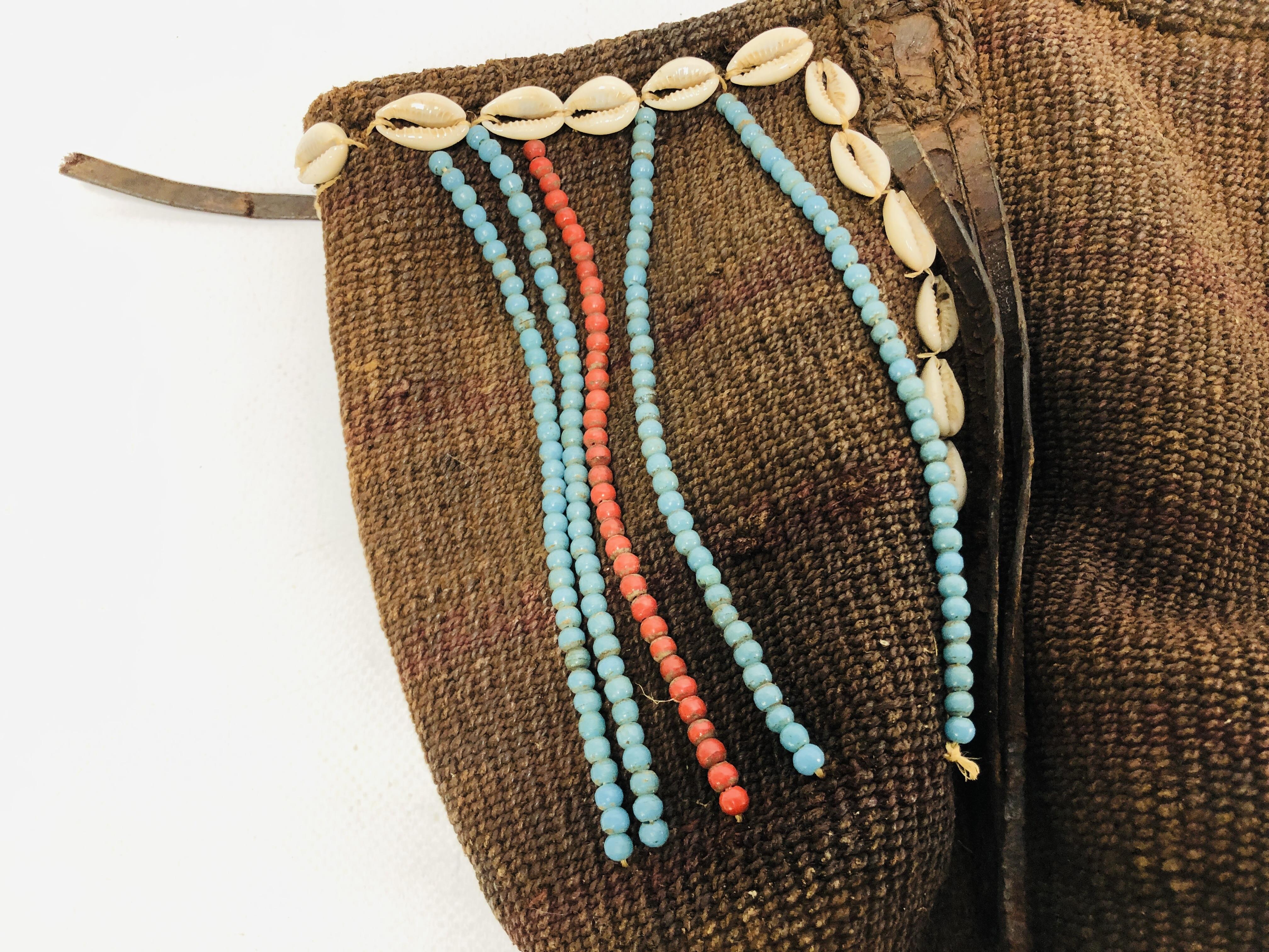 AN AFRICAN KIKUYU BAG APPLIED WITH COWRIE SHELLS AND BEADS - Image 4 of 8