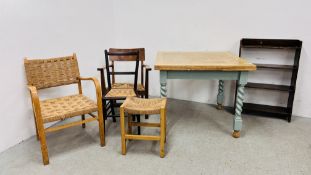 AN OAK DRAWER LEAF DINING TABLE WITH PAINTED BARLEY TWIST DETAILED BASE. W 90.5CM. L 90.