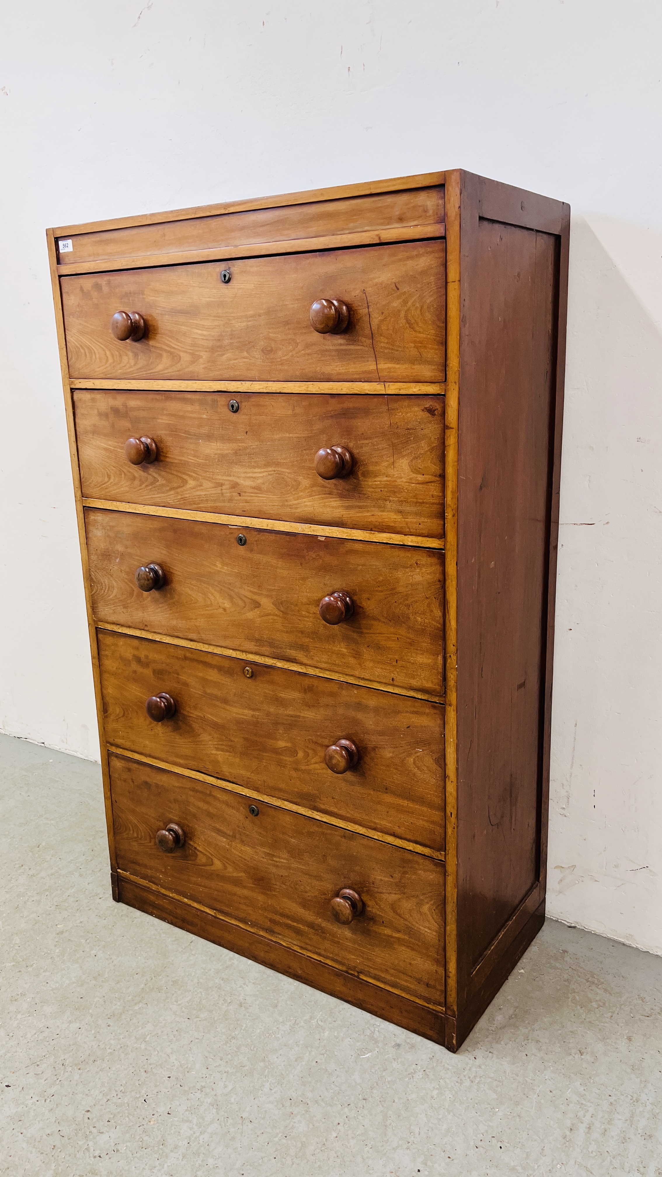 A LARGE MAHOGANY TALL BOY 5 DRAWER CHEST OF DRAWERS W 92CM. X D 46CM. X H 154CM. - Image 3 of 11