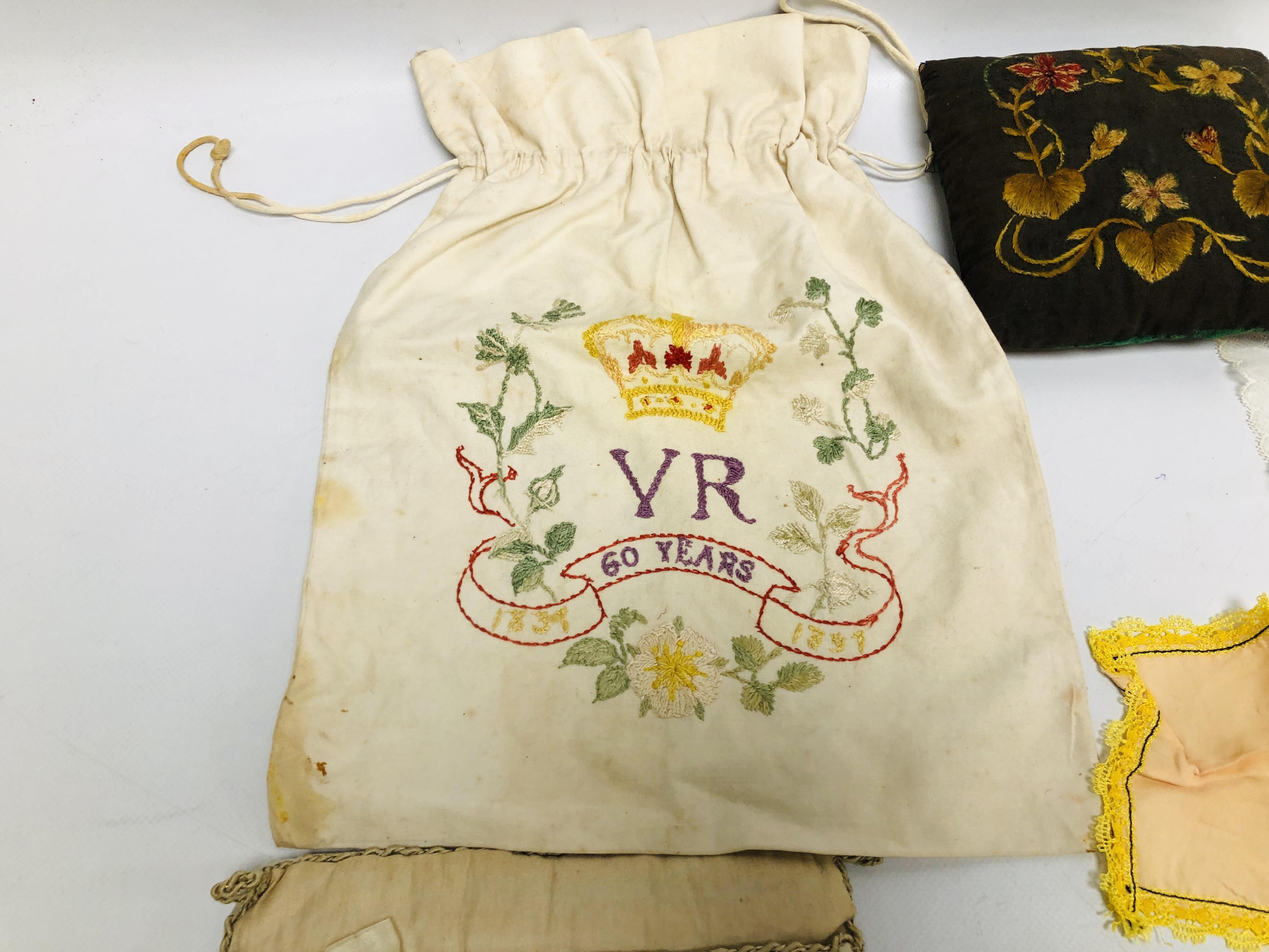 A GROUP OF VINTAGE SOUVENIR EMBROIDERIES INCLUDING A CORONATION HANDKERCHIEF 1953 AND A FRENCH - Image 5 of 9