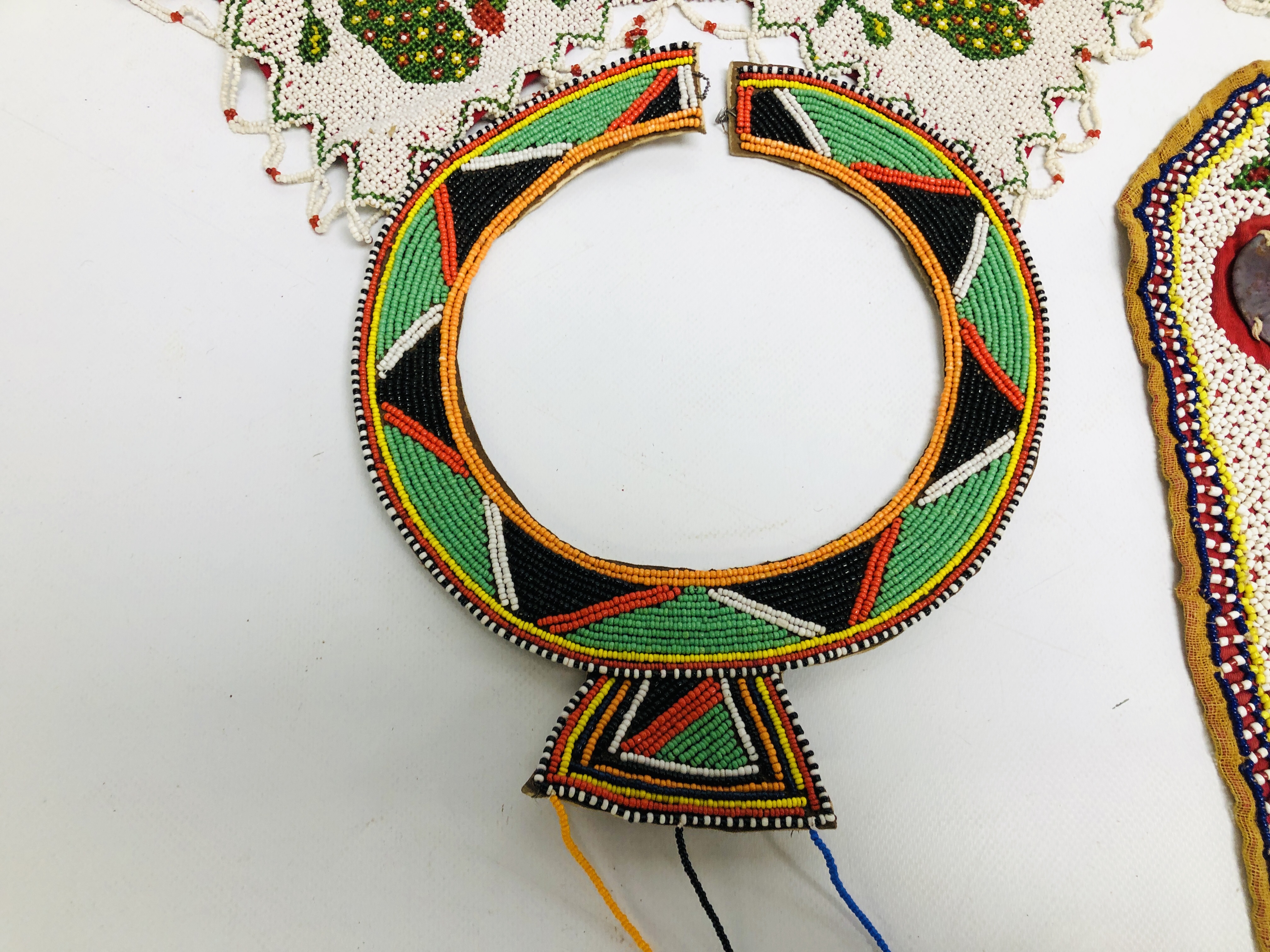 A COLLECTION OF INDIAN INSPIRED BEAD WORK EXAMPLES TO INCLUDE A TRIBAL NECK COLLAR. - Image 4 of 7