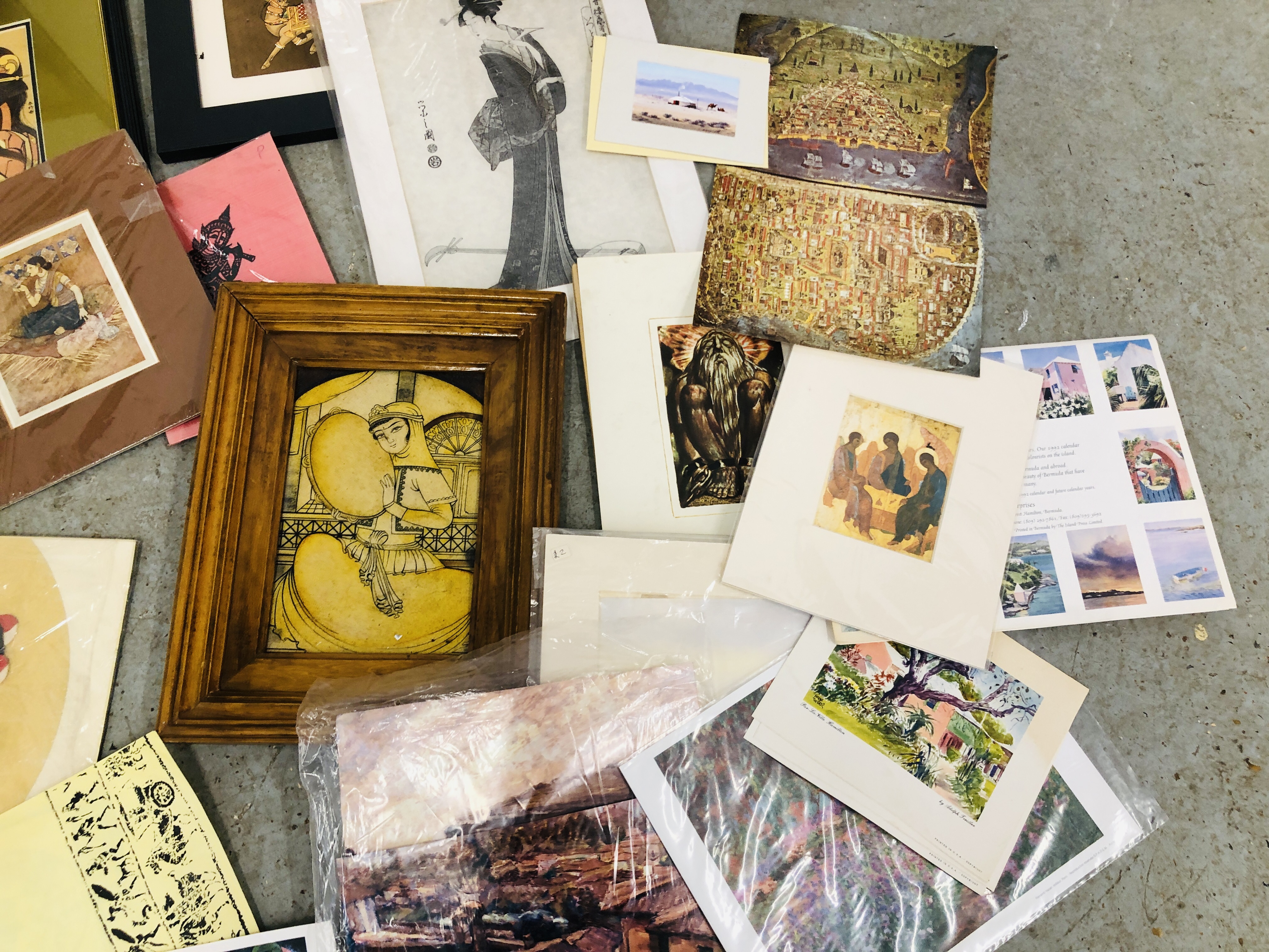 A BOX OF ASSORTED ORIENTAL FRAMED AND UNFRAMED PICTURES AND PRINTS TO INCLUDE A 3D EXAMPLE AND AN - Image 9 of 9