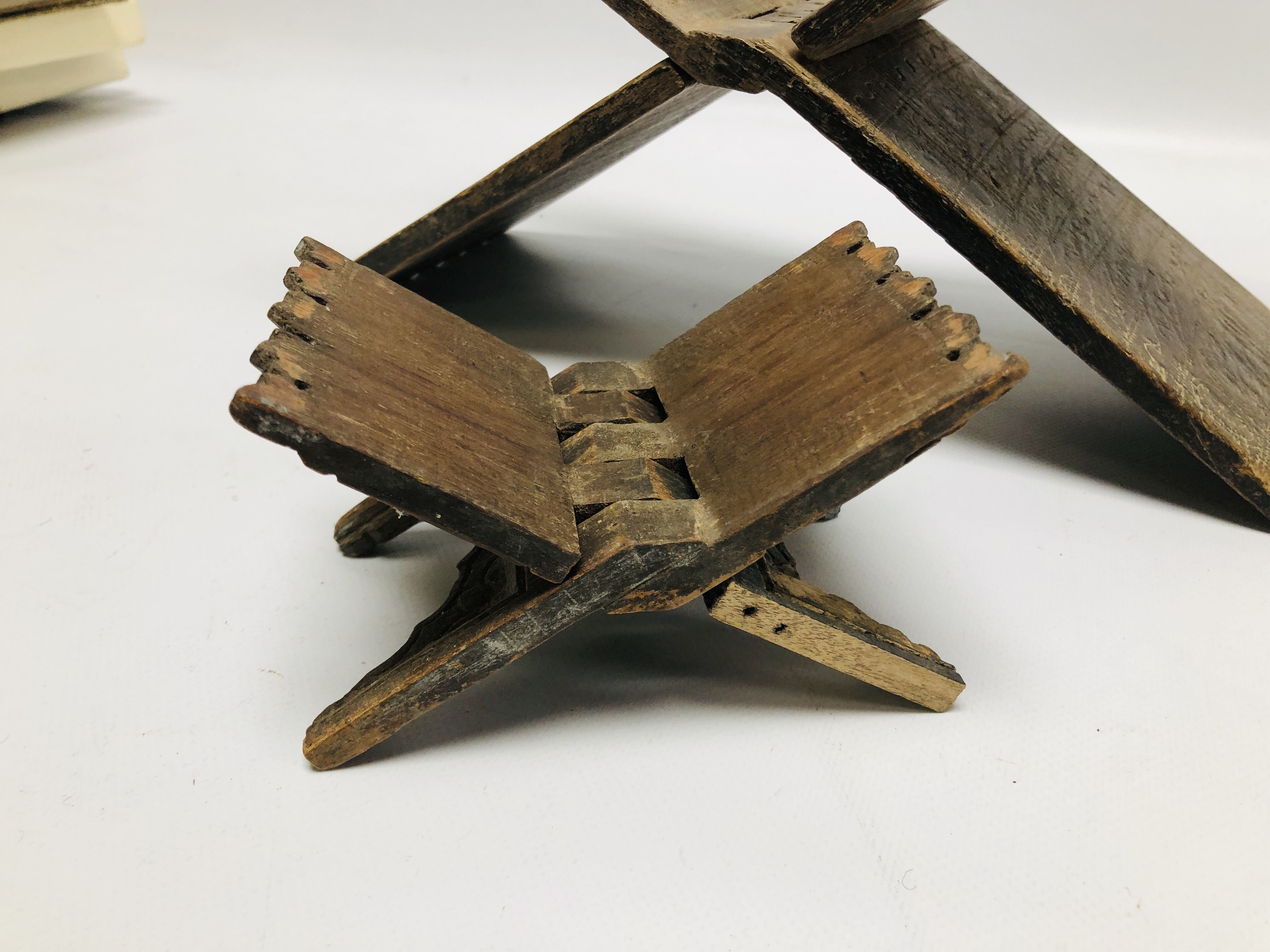 TWO CARVED HARDWOOD FOLDING RESTS LENGTH 34CM. AND LENGTH 13CM. - Image 2 of 8