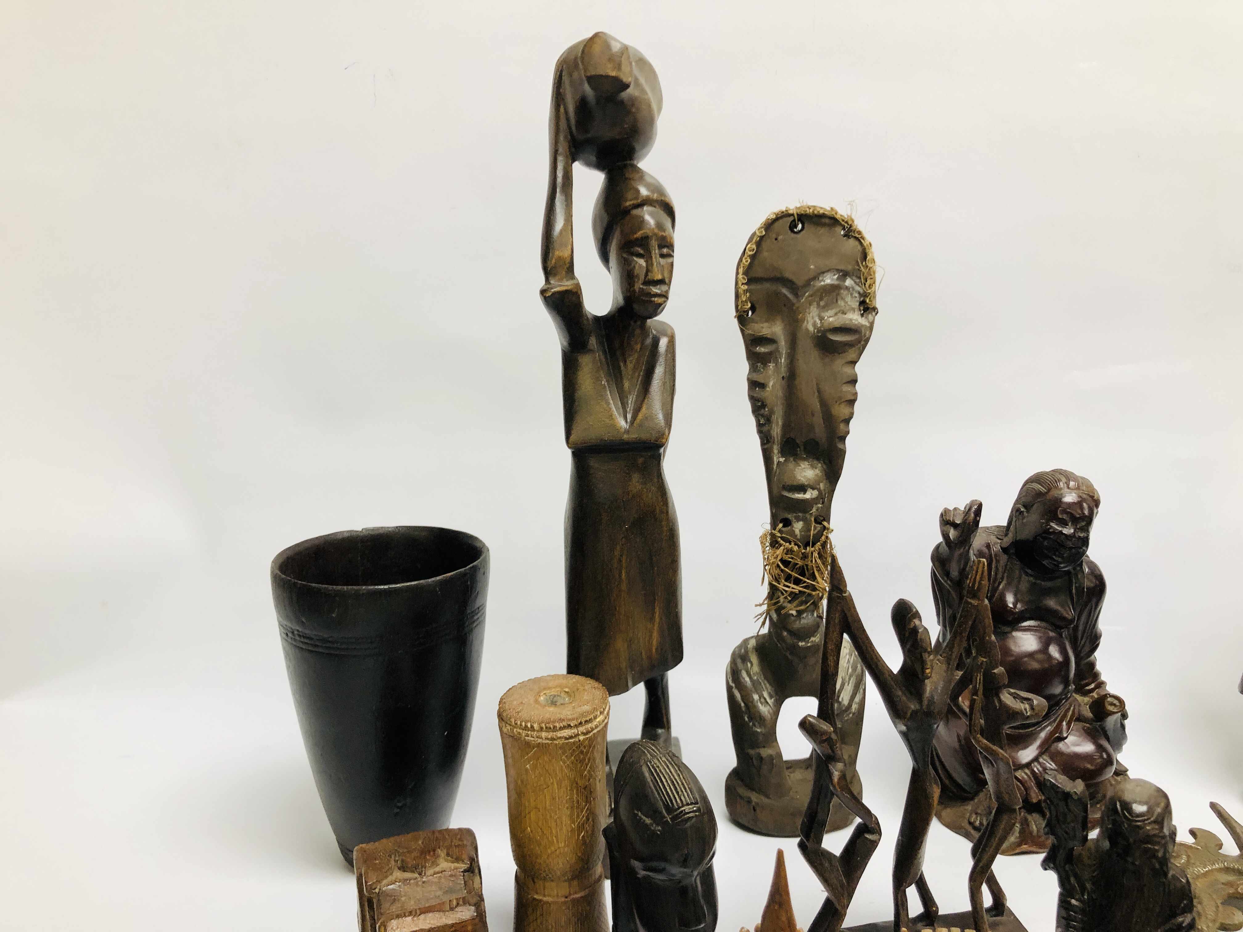 A BOX OF ASSORTED MAINLY HARDWOOD ETHNIC ARTIFACTS COMPRISING OF VARIOUS CARVED FIGURES AND OBJECTS. - Image 6 of 7