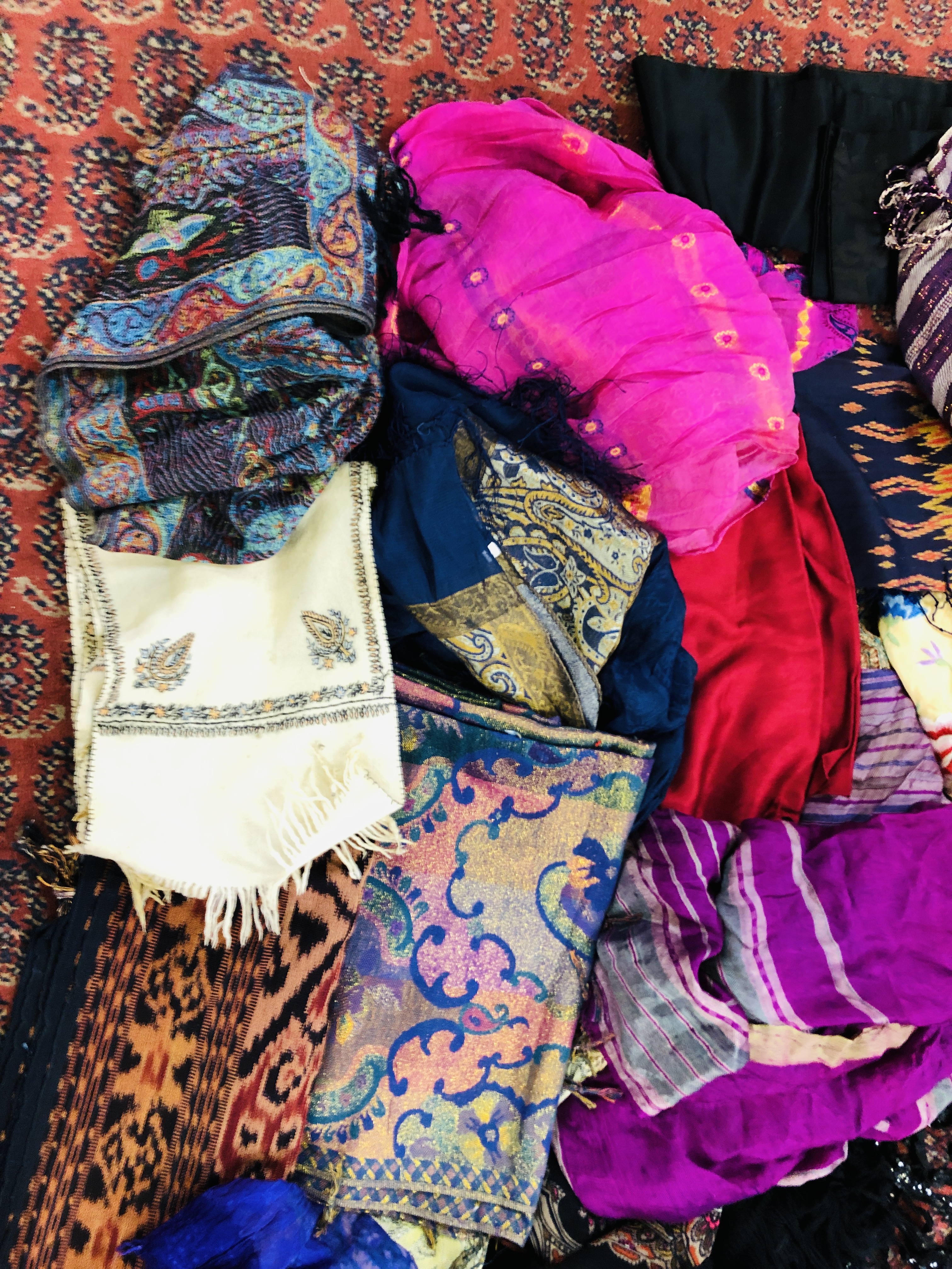TWO BOXES CONTAINING AN EXTENSIVE COLLECTION OF SCARVES TO INCLUDE SILK EMBROIDERED EXAMPLES. - Image 3 of 8