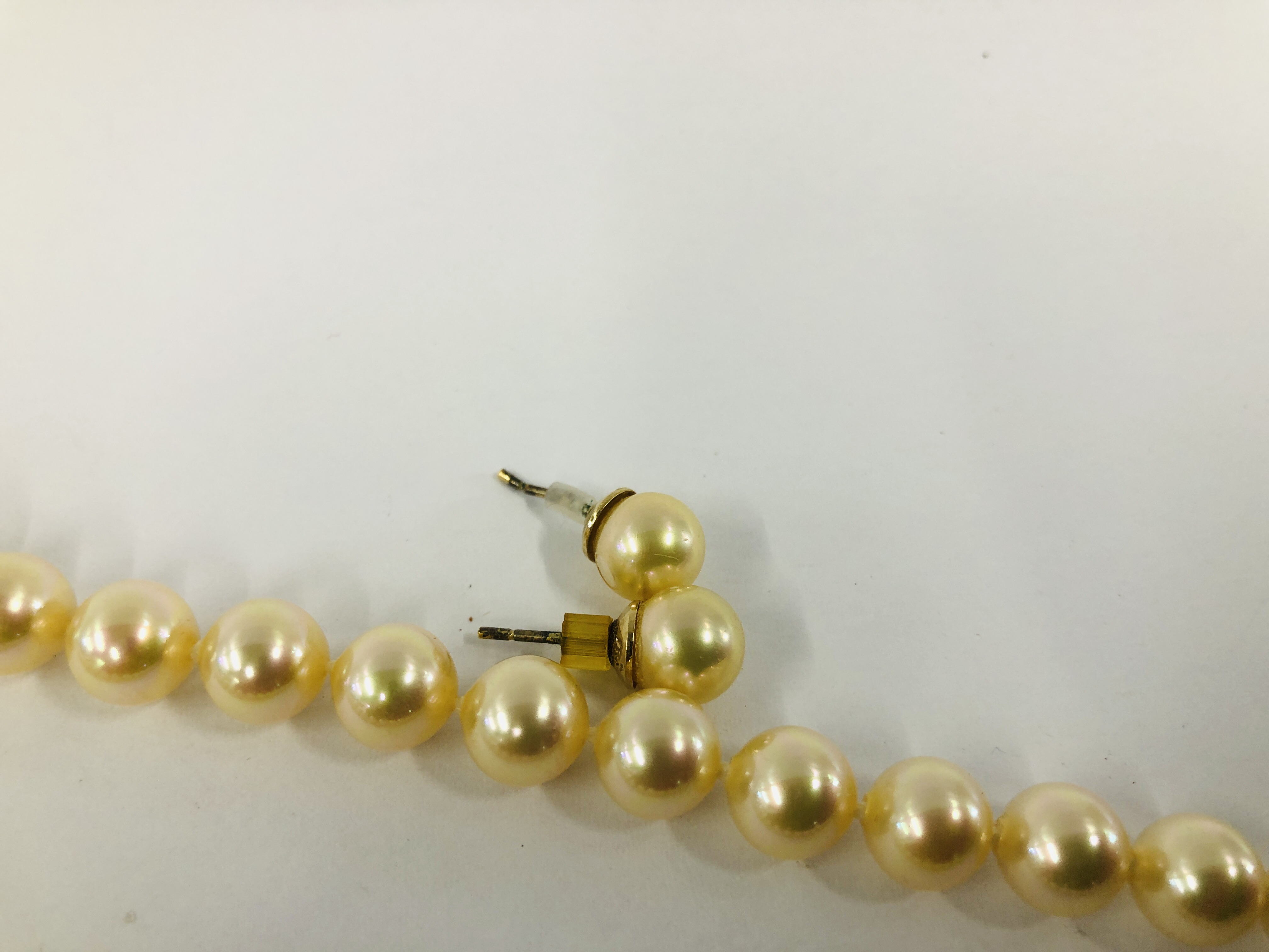 A MODERN STRAND OF "MAJORICAN" SIMULATED PEARLS HAVING A CLASP MARKED 925 ALONG WITH A PAIR OF - Image 7 of 9