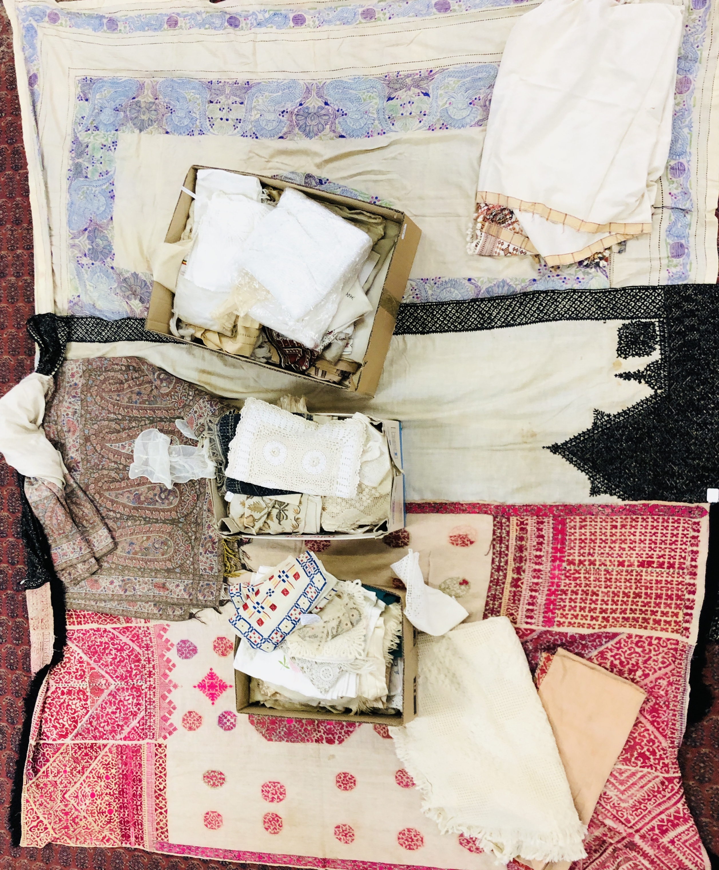 THREE BOXES CONTAINING AN EXTENSIVE QUANTITY OF ASSORTED LINEN, LACE, - Image 2 of 14