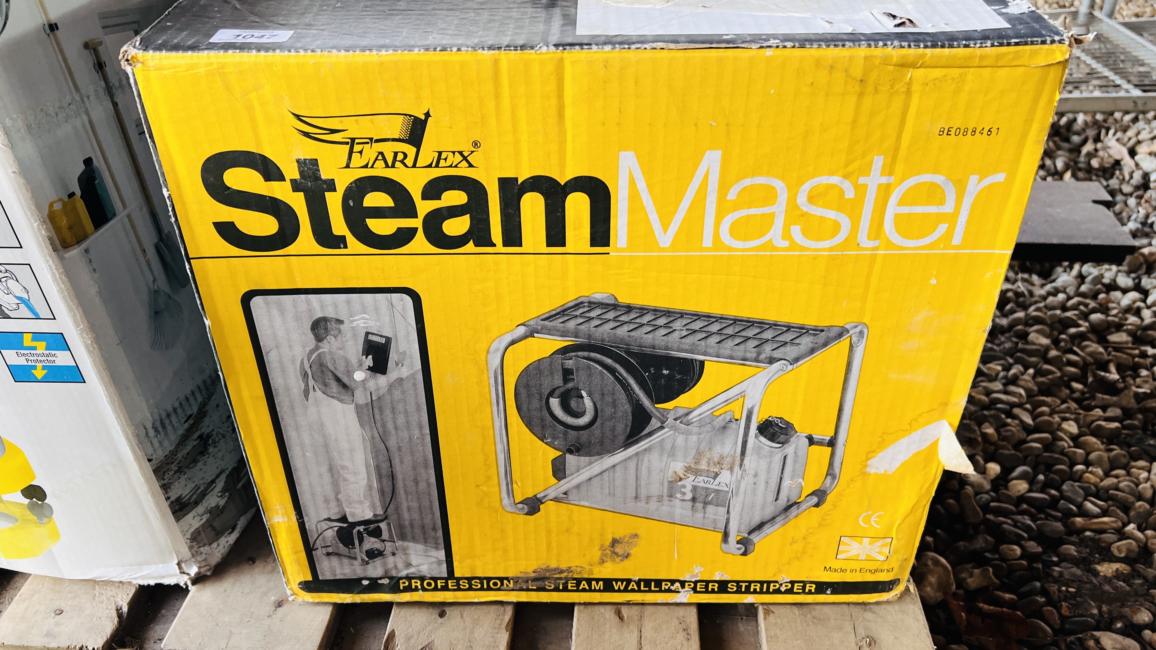 EARLEX STEAM MASTER WALLPAPER STRIPPER - SOLD AS SEEN.