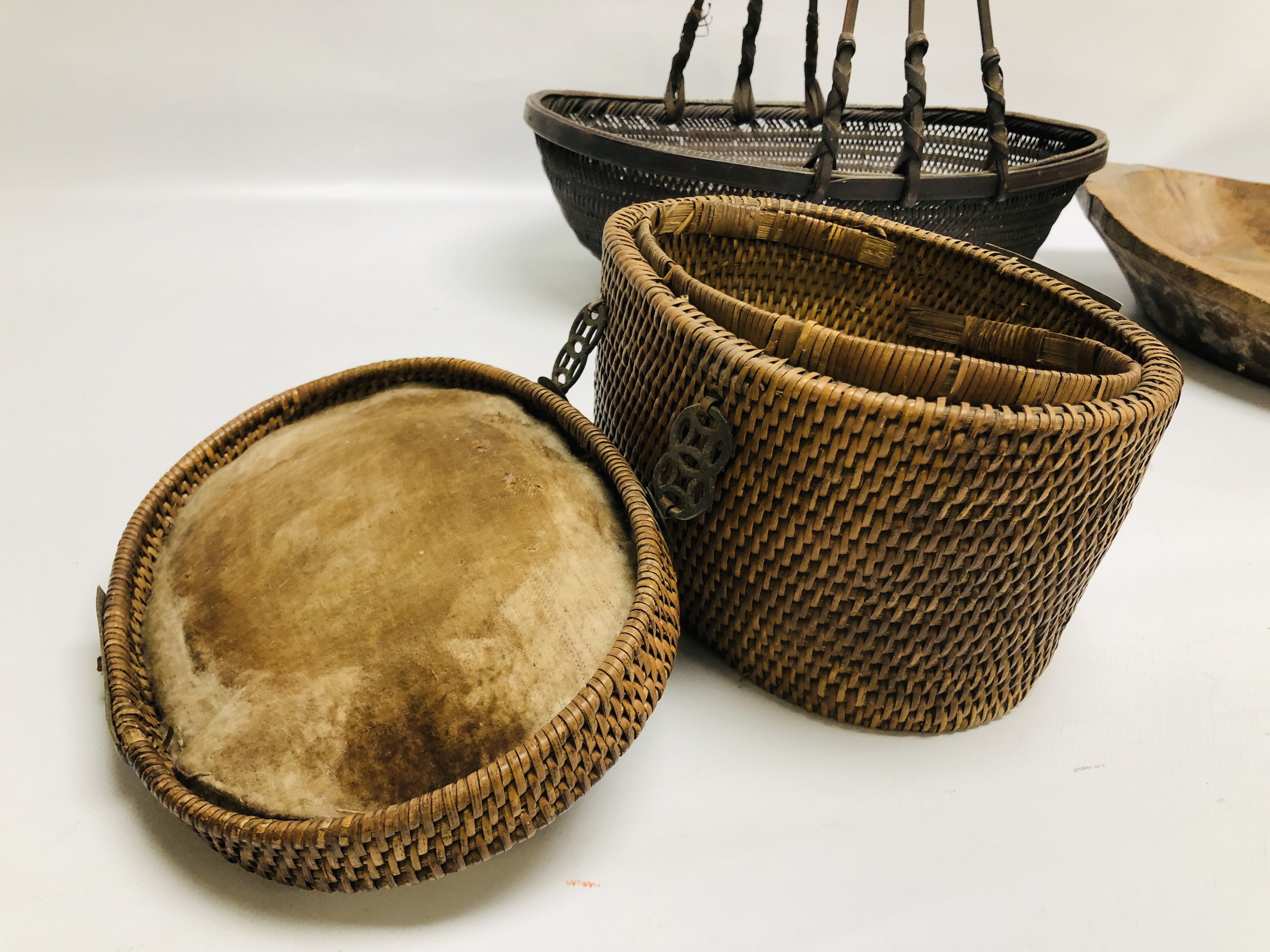 A VINTAGE WOVEN BAMBOO BASKET ALONG WITH A WOVEN WICKER TEA BASKET, METAL WORK HANDLES, - Image 8 of 9