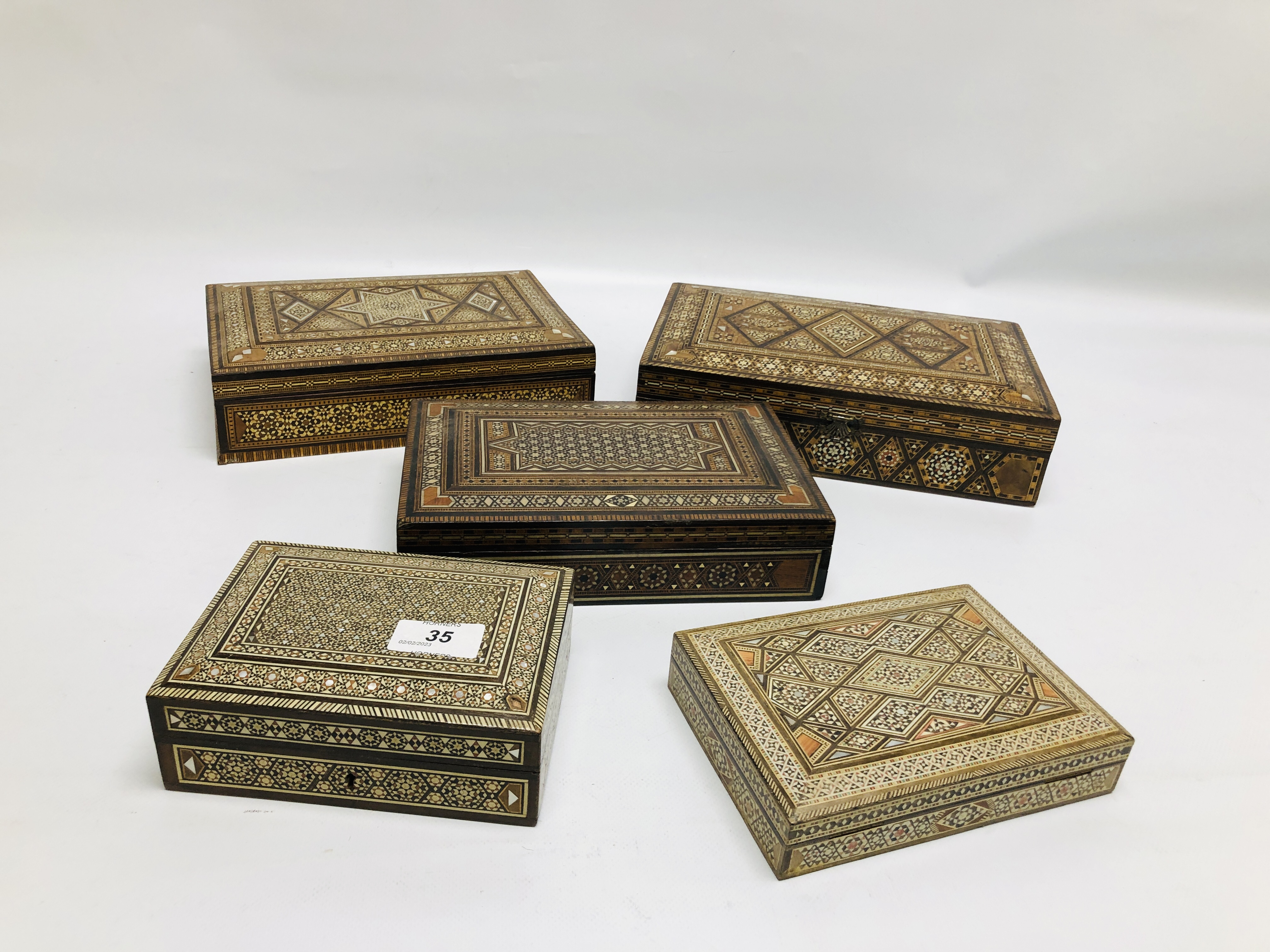 A COLLECTION OF 5 ASSORTED INLAID MARQUETRY BOXES.