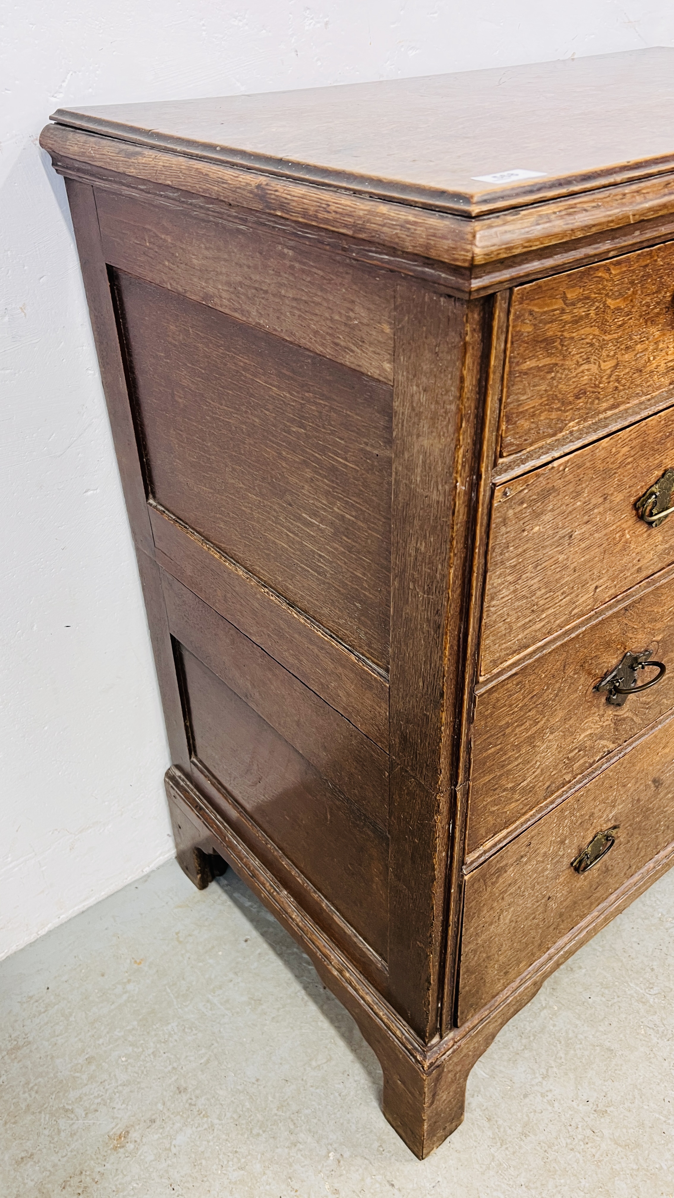 AN ANTIQUE OAK 2 OVER 3 DRAWER CHEST WITH BRASS HANDLES (SPLIT CHEST) W 87CM X D 49CM. X H 94CM. - Image 8 of 9