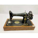 A VINTAGE ORNATE SINGER SEWING MACHINE F6488284 - SOLD AS SEEN