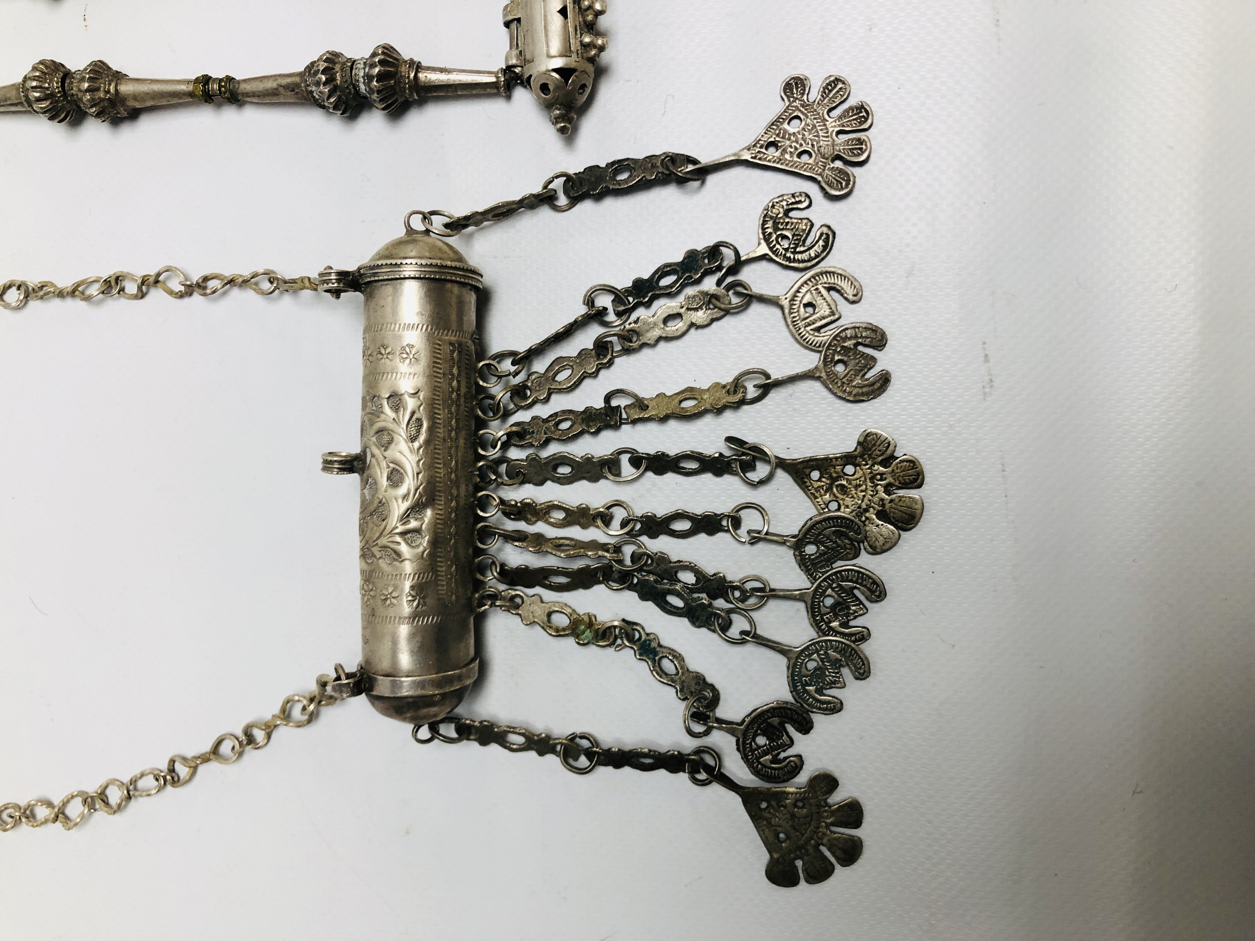 A GROUP OF 4 EASTERN STYLE WHITE METAL NECKLACES. - Image 6 of 15