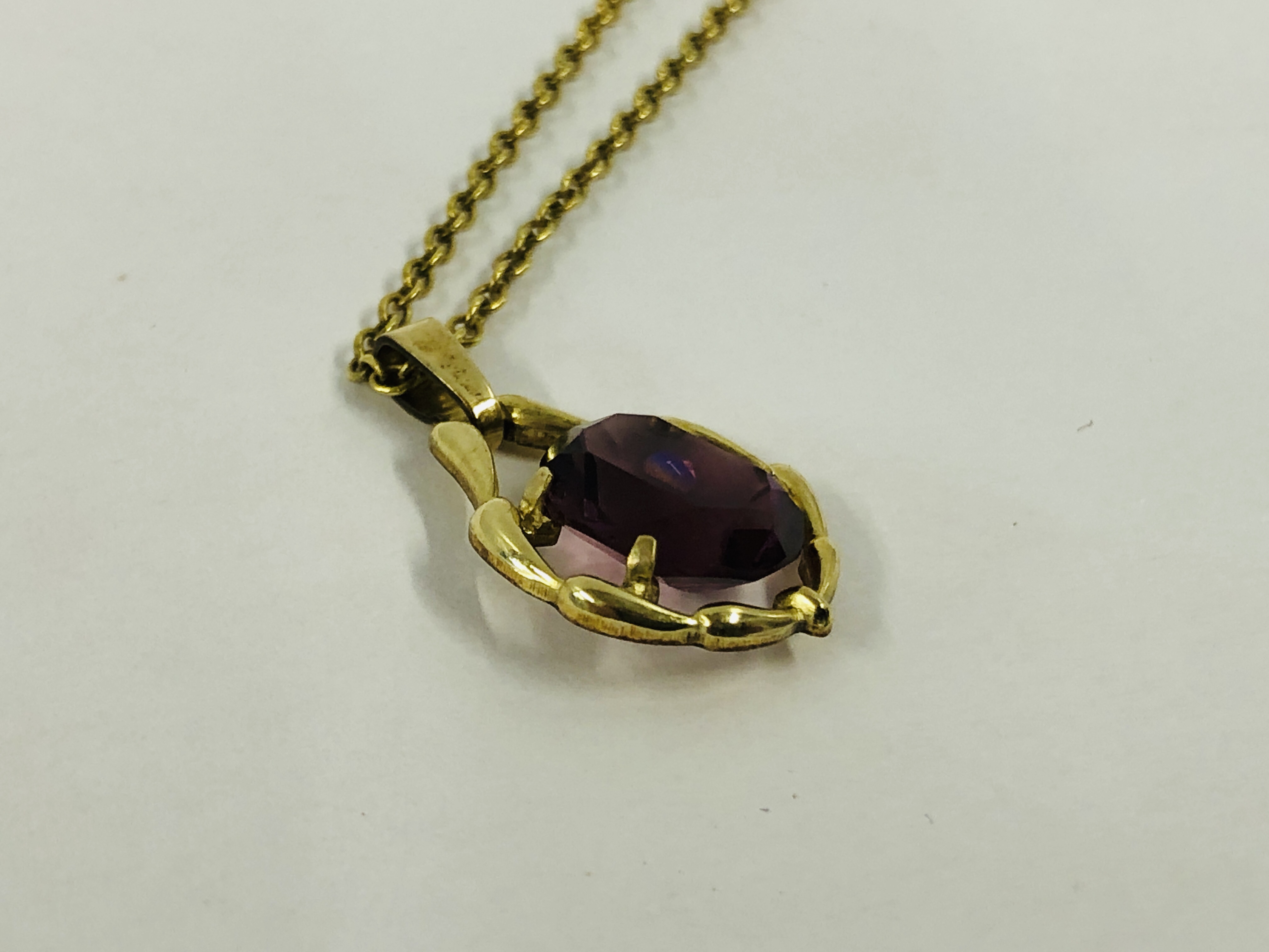 VINTAGE PENDANT NECKLACE SET WITH SINGLE PURPLE STONE MARKED 14CT - Image 4 of 12