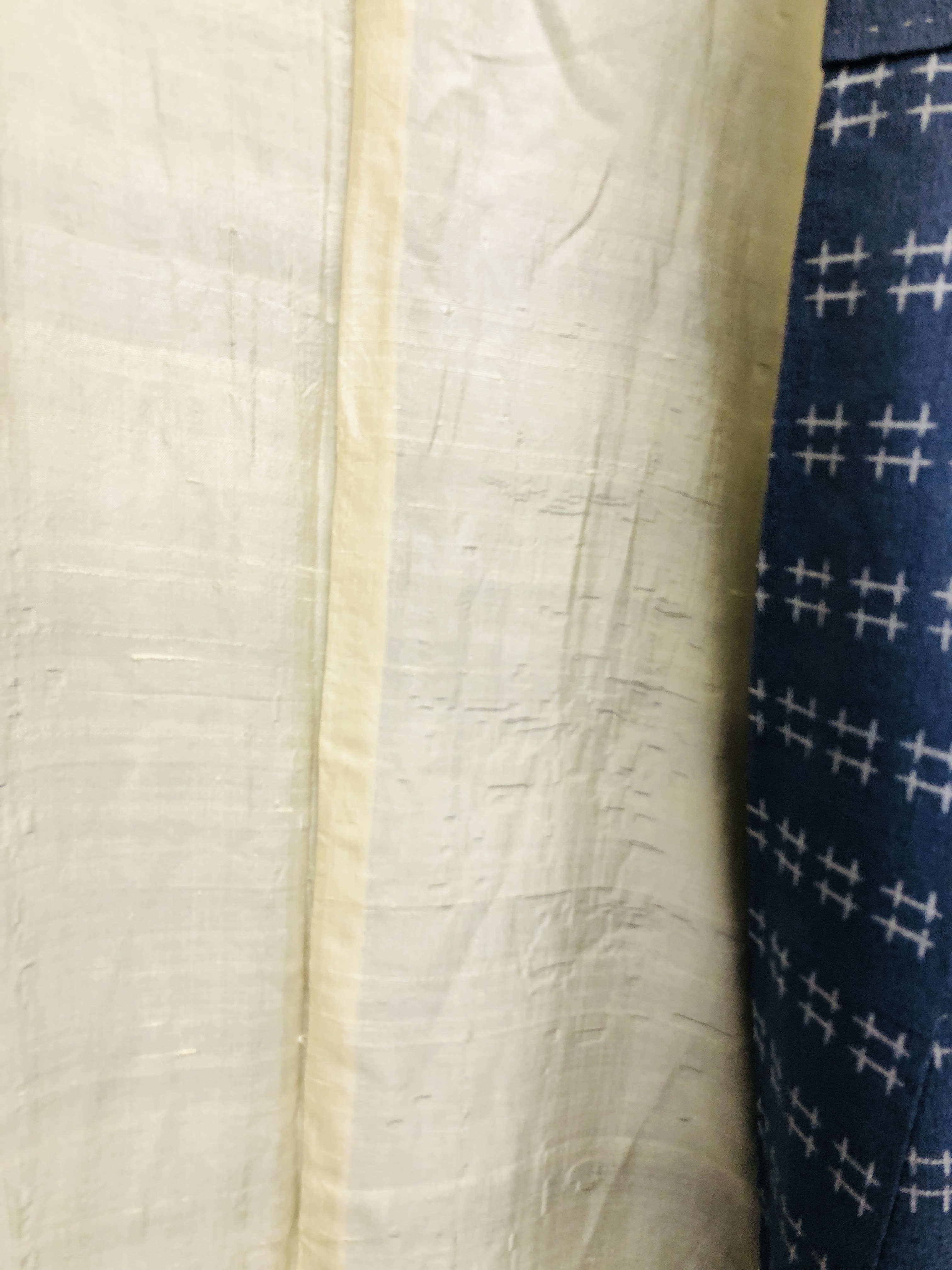 A GROUP OF THREE VINTAGE JAPANESE "KIMONOS" TO INCLUDE PRINTED SILK EXAMPLES - Image 9 of 10