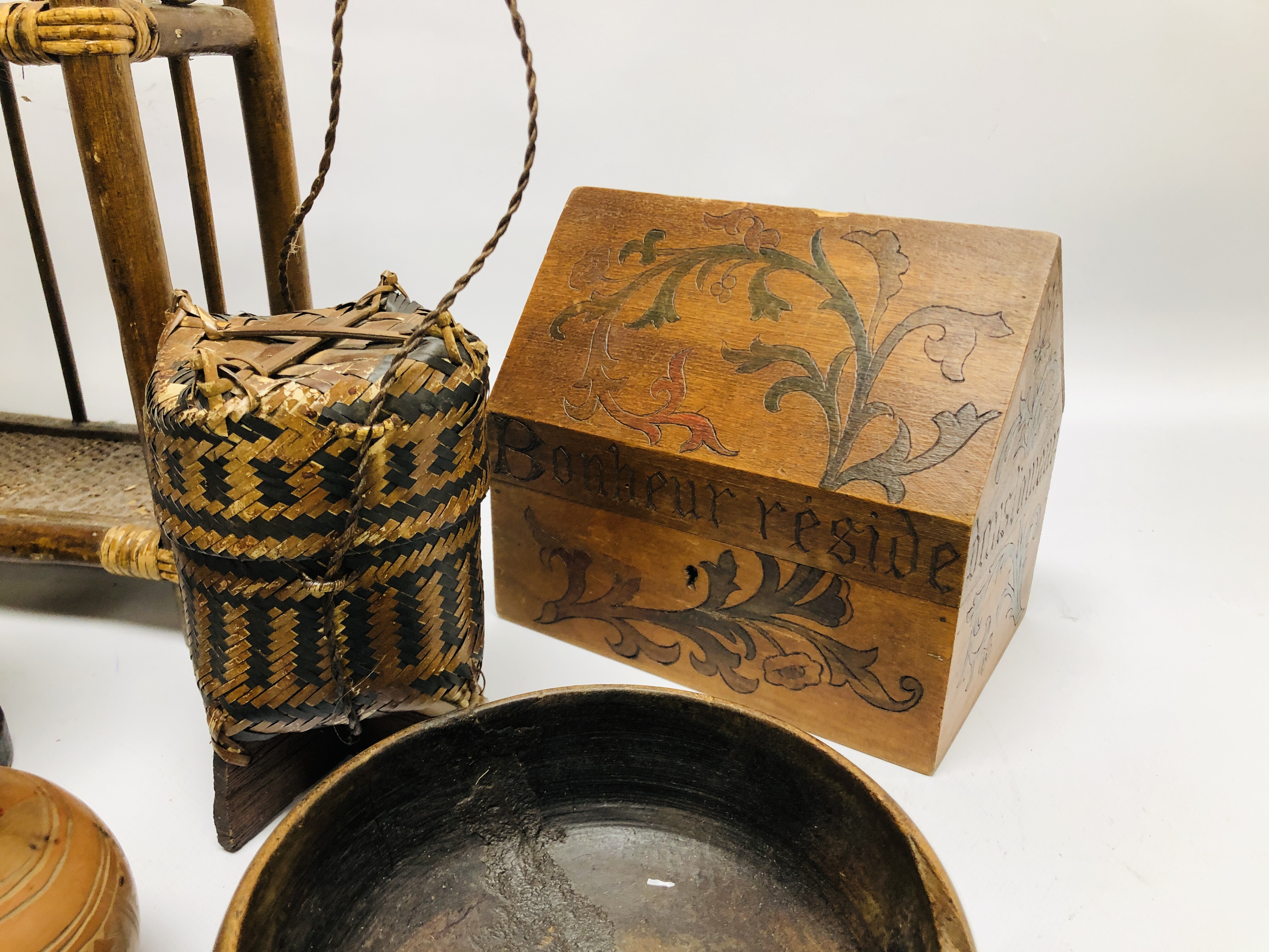 A BOX OF ASSORTED WOODEN ETHNIC ARTIFACTS COMPRISING OF VARIOUS VESSELS, HARDWOOD TANKARD, - Image 5 of 9