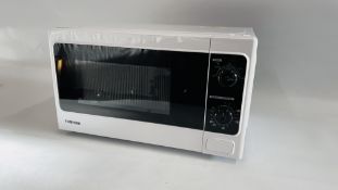 TOSHIBA COMPACT MICROWAVE OVEN COMPLETE WITH INSTRUCTIONS - SOLD AS SEEN