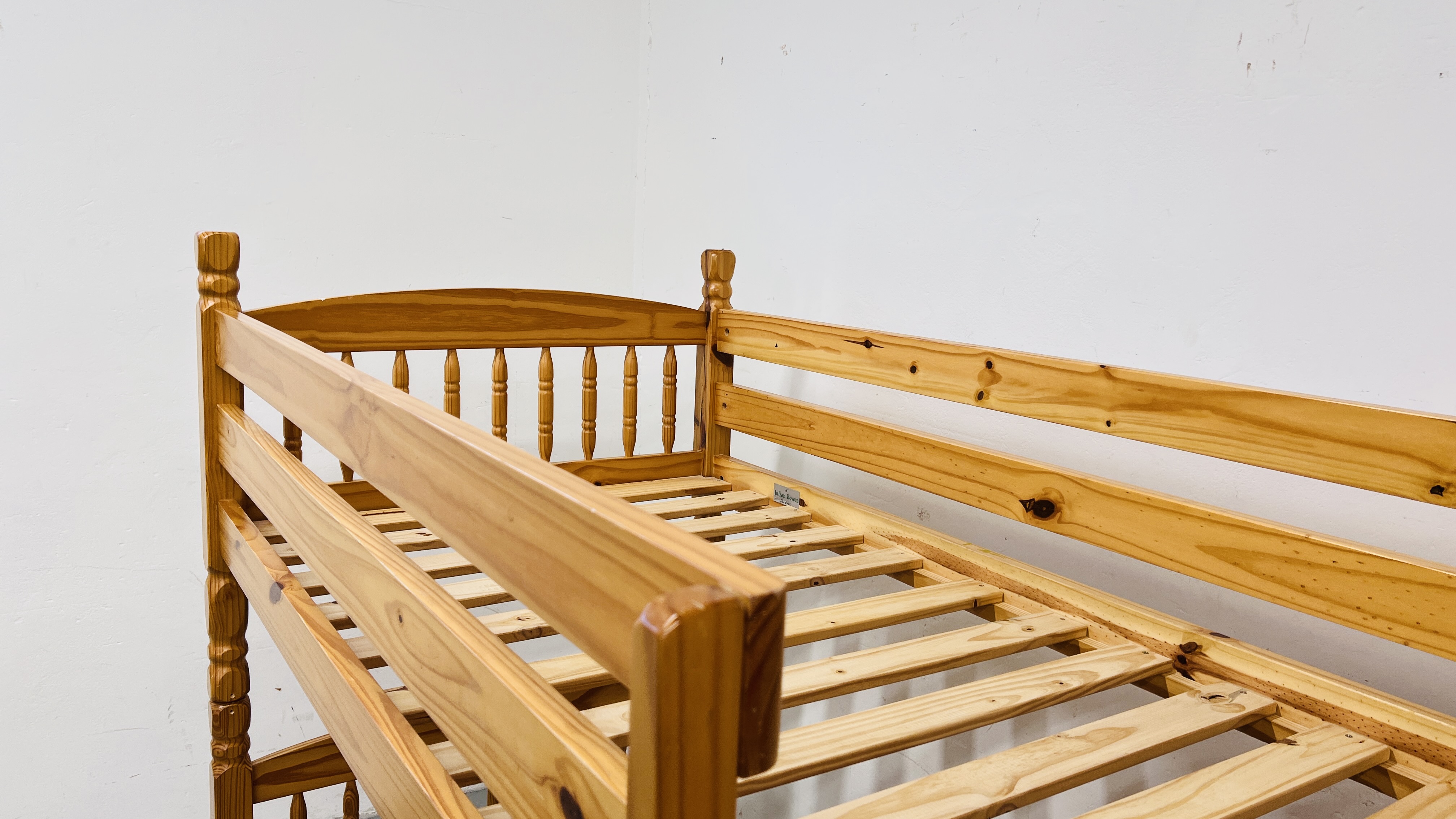 A PINE FRAME BUNK BED - Image 5 of 11