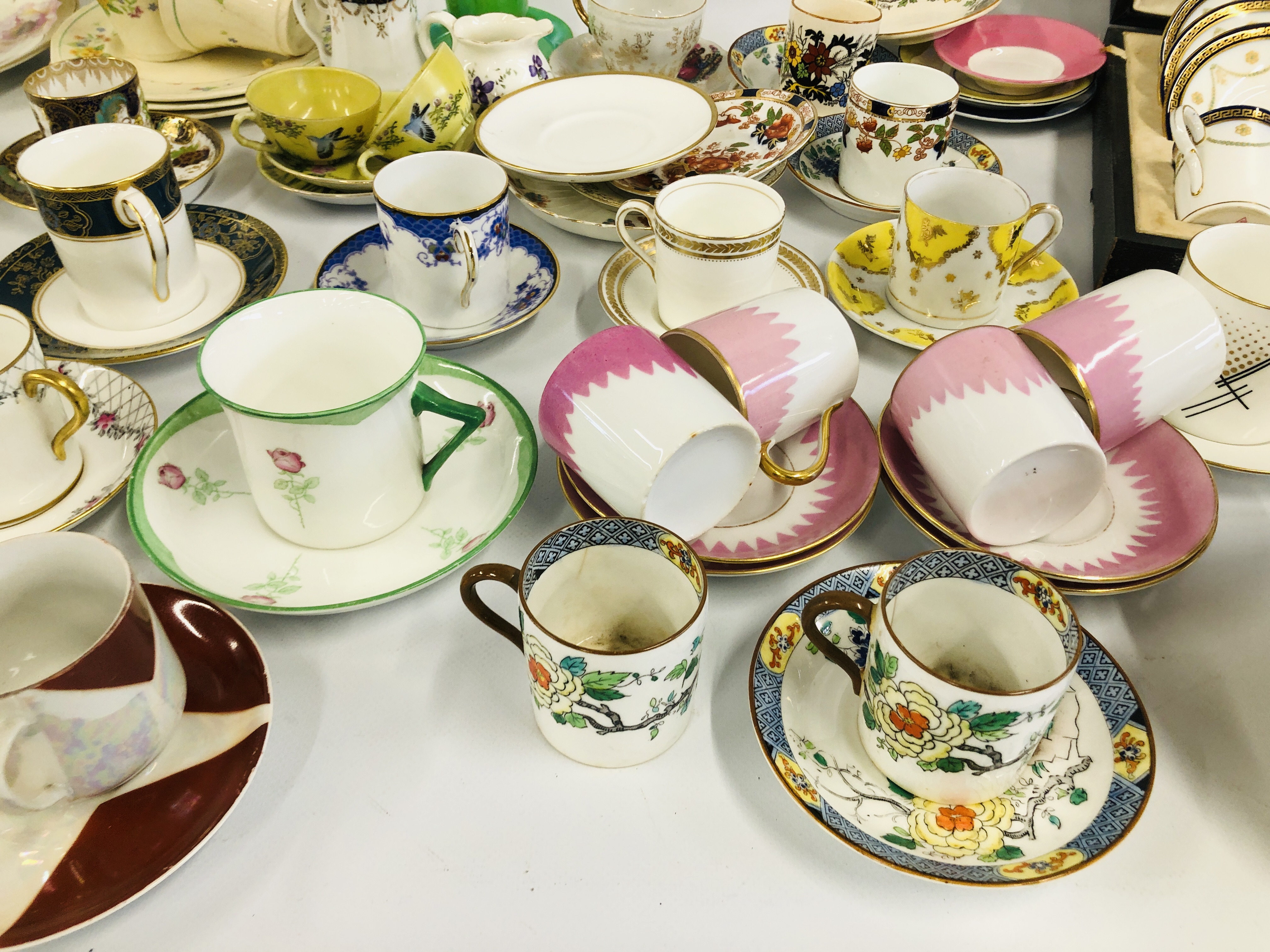 AN EXTENSIVE GROUP OF VARIOUS DECORATIVE COFFEE CUPS AND SAUCERS, SOME LATE C19TH. - Image 5 of 11