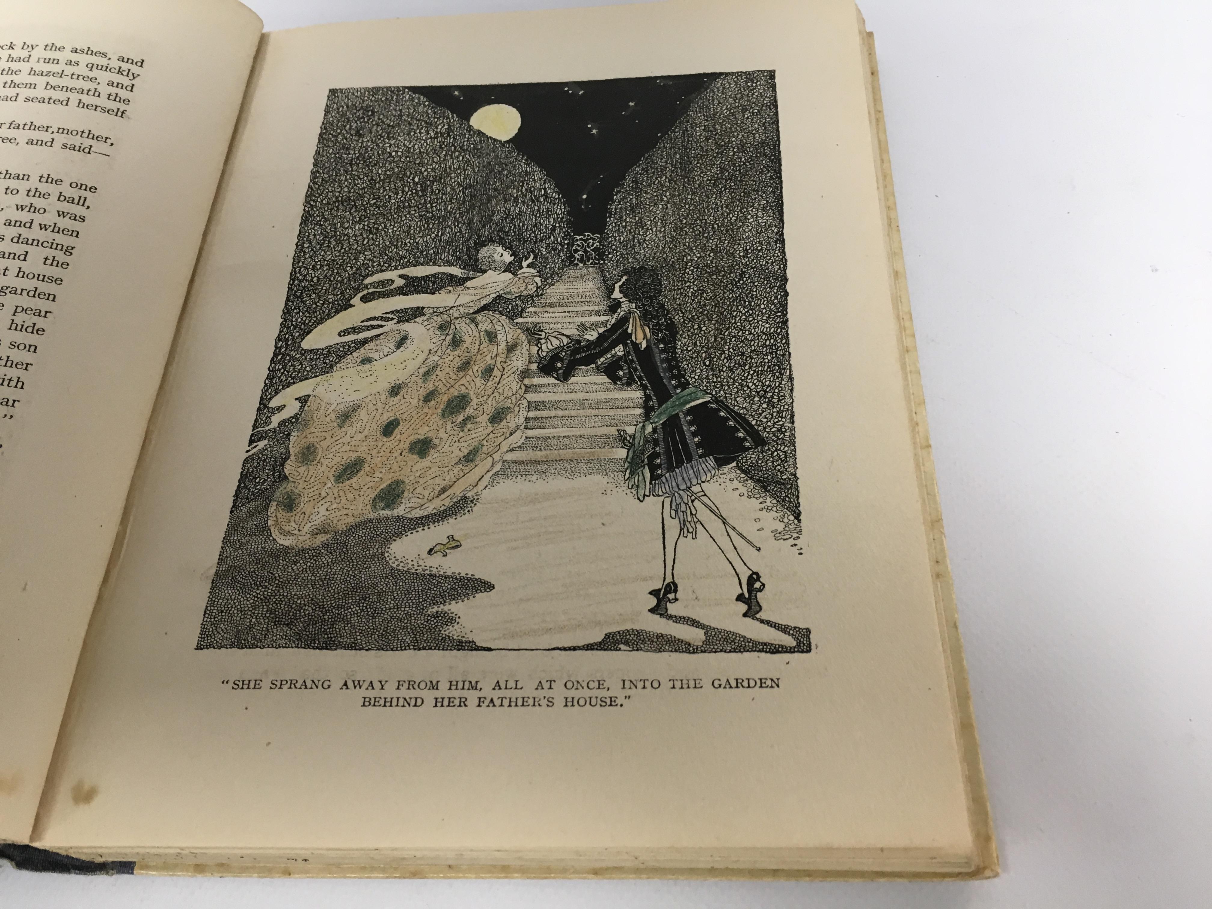 Collection of books of Fairy tales (most showing wear) including: Hans Andersen's Fairy Tales. - Image 5 of 10