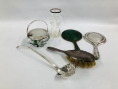 A COLLECTION OF SILVER AND DRESSING TABLE ITEMS TO INCLUDE BRASS AND GREEN ENAMELLED BACK HAND