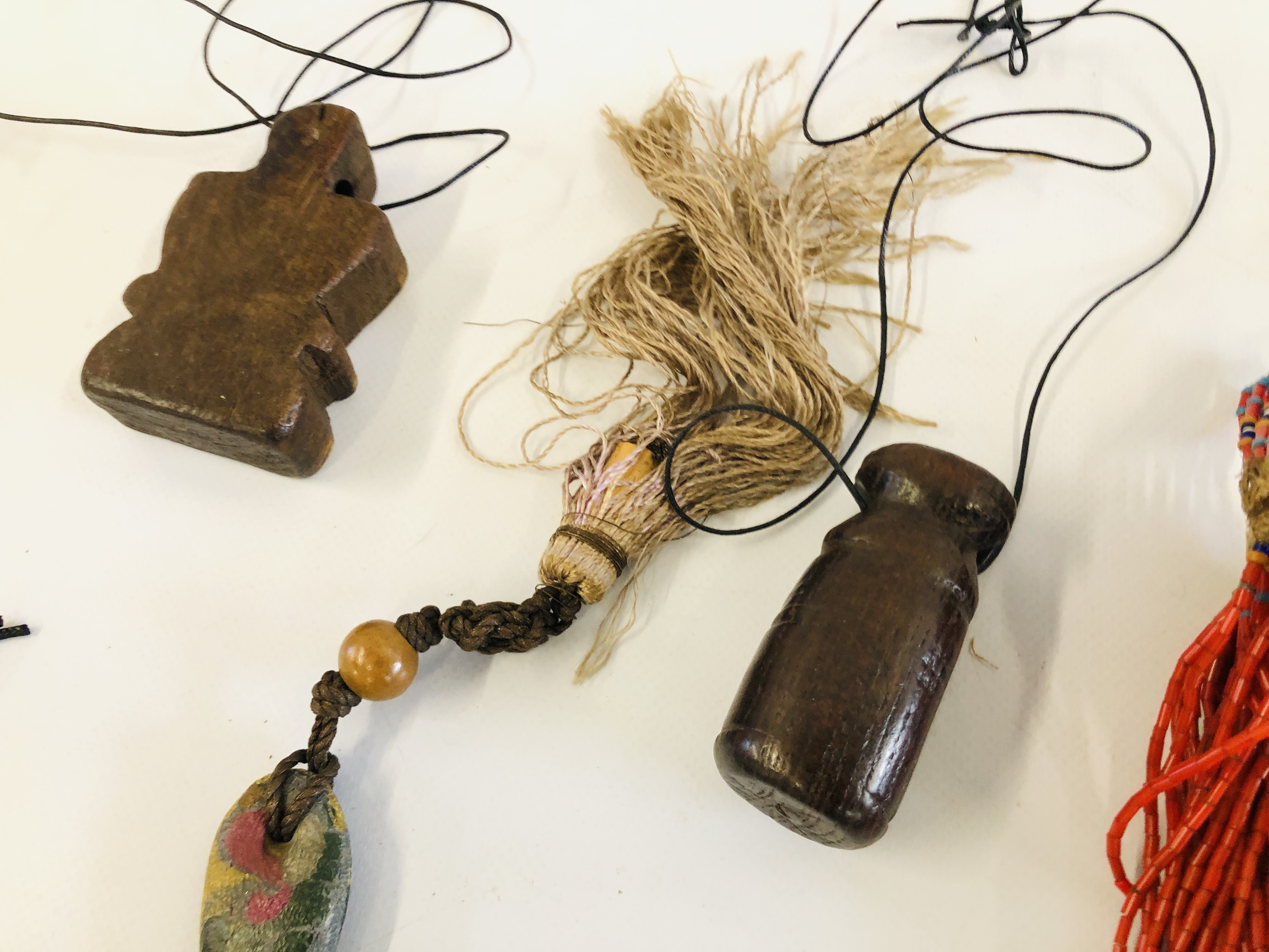 ETHNIC CARVED HARDWOOD PENDANT NECKLACES AND AN INDIAN TRIBAL BEADED NECKLACE ETC ALONG WITH - Image 11 of 13