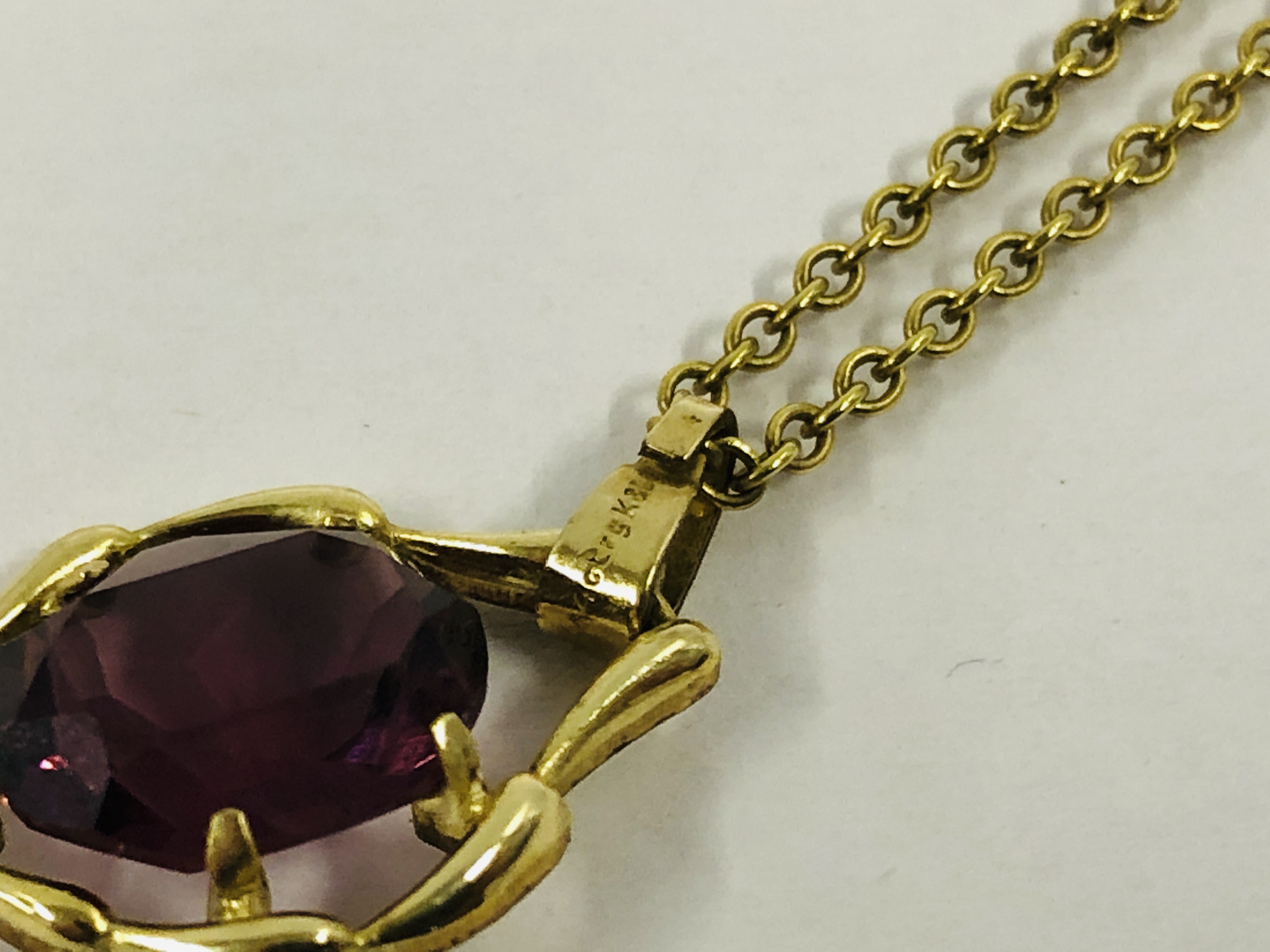 VINTAGE PENDANT NECKLACE SET WITH SINGLE PURPLE STONE MARKED 14CT - Image 7 of 12