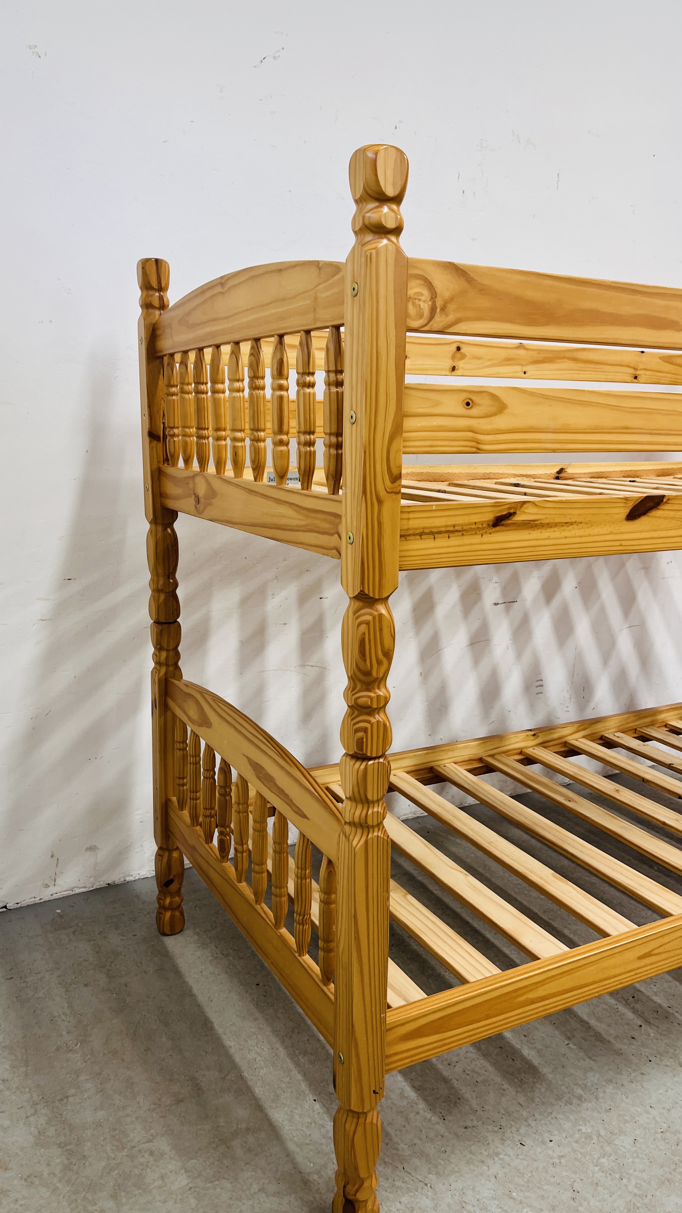 A PINE FRAME BUNK BED - Image 10 of 11