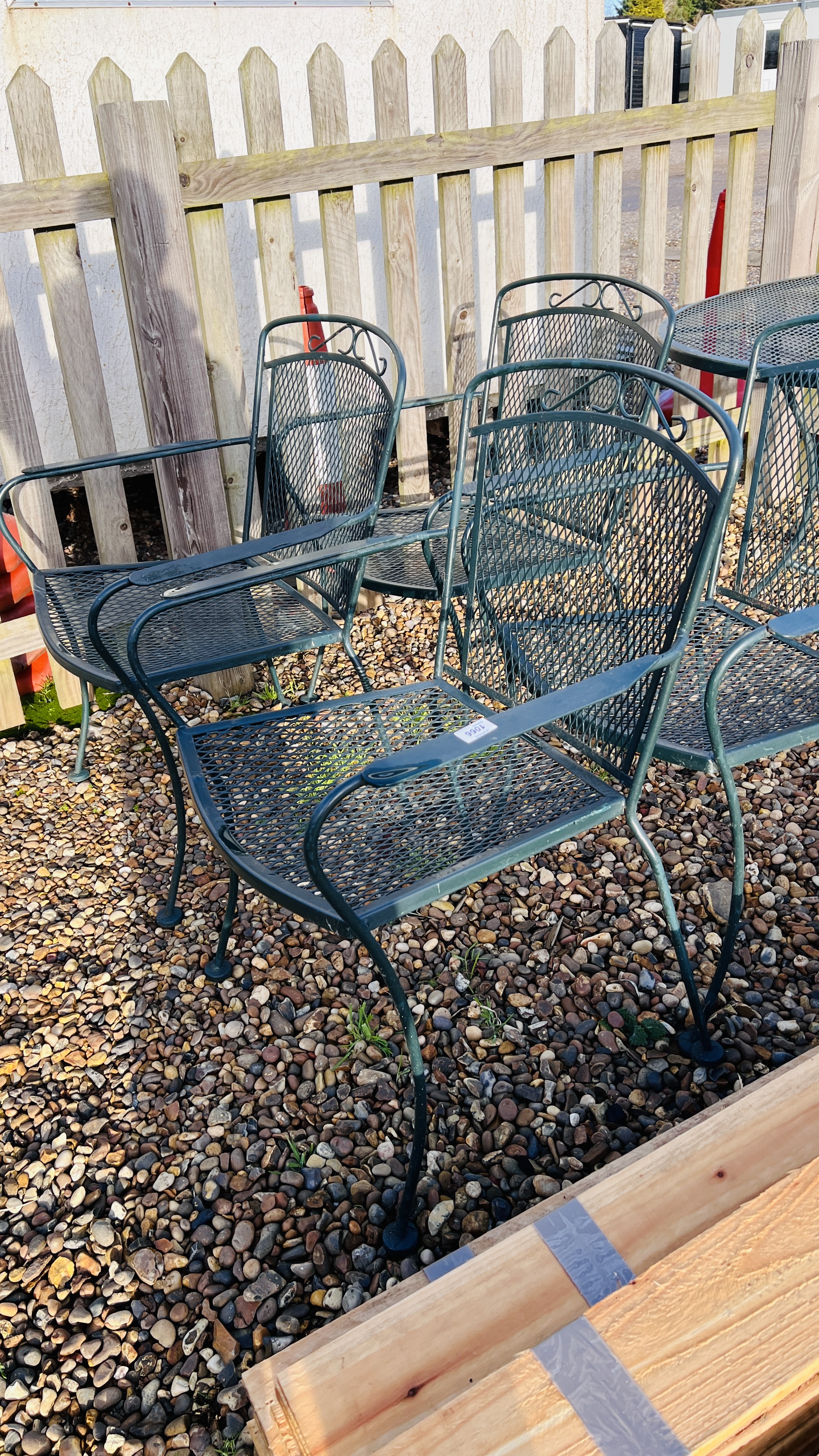 METAL PATIO FURNITURE SET - TABLE, FOUR CHAIRS AND PARASOL. - Image 2 of 7