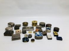 AN EXTENSIVE COLLECTION OF APPROX 24 ASSORTED DECORATIVE MAINLY METAL WORK TRINKET BOXES TO INCLUDE