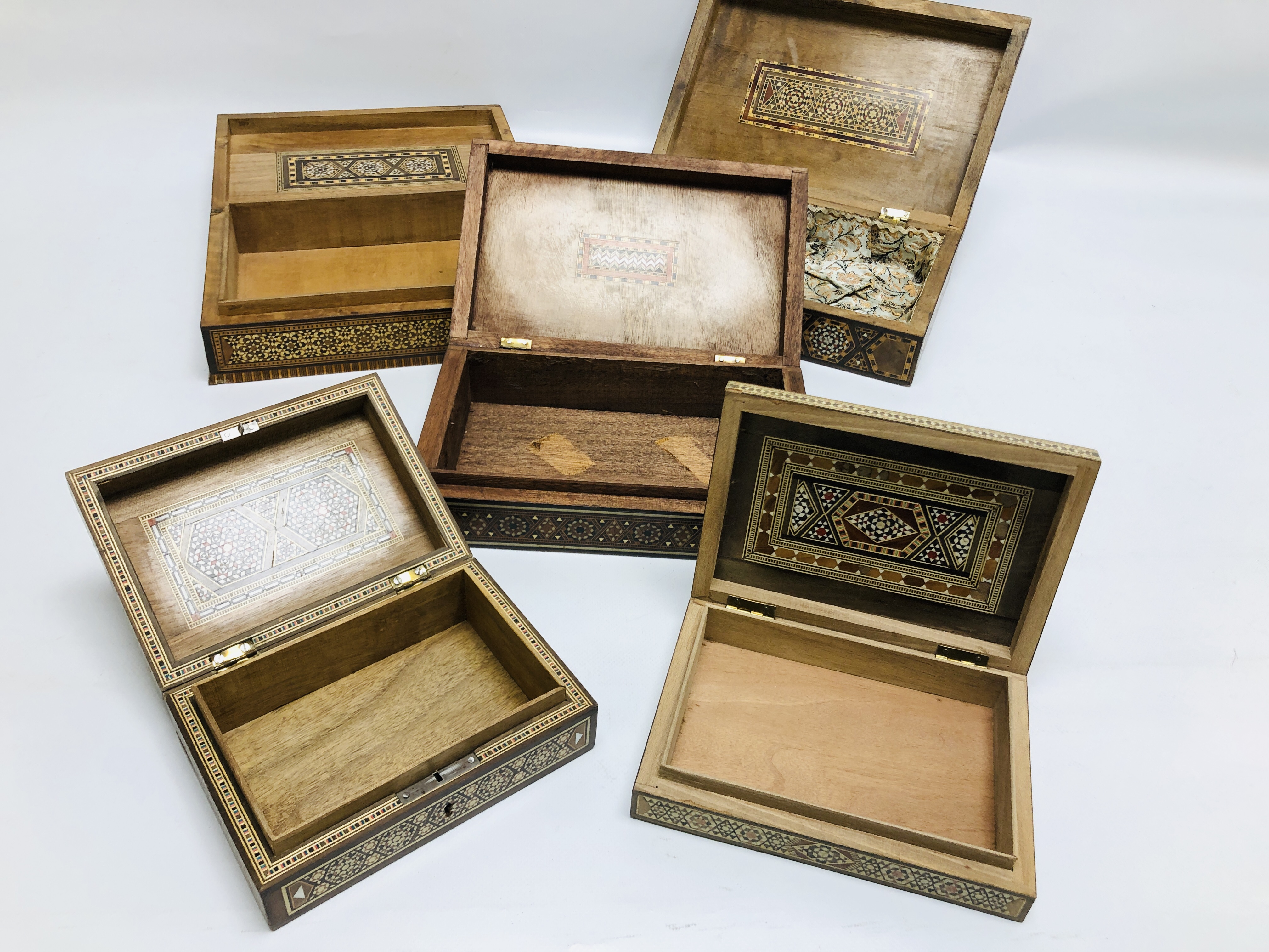 A COLLECTION OF 5 ASSORTED INLAID MARQUETRY BOXES. - Image 7 of 7