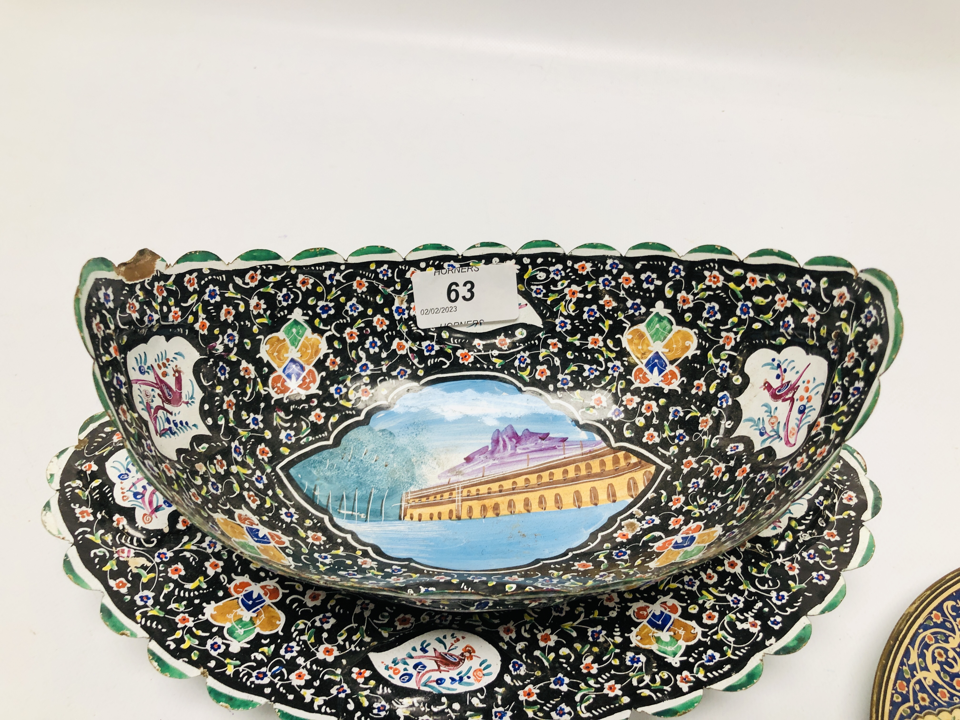 A GROUP OF FIVE INDIAN ENAMELLED PIECES AN OVAL BOWL, AN OVAL DISH, - Image 5 of 10
