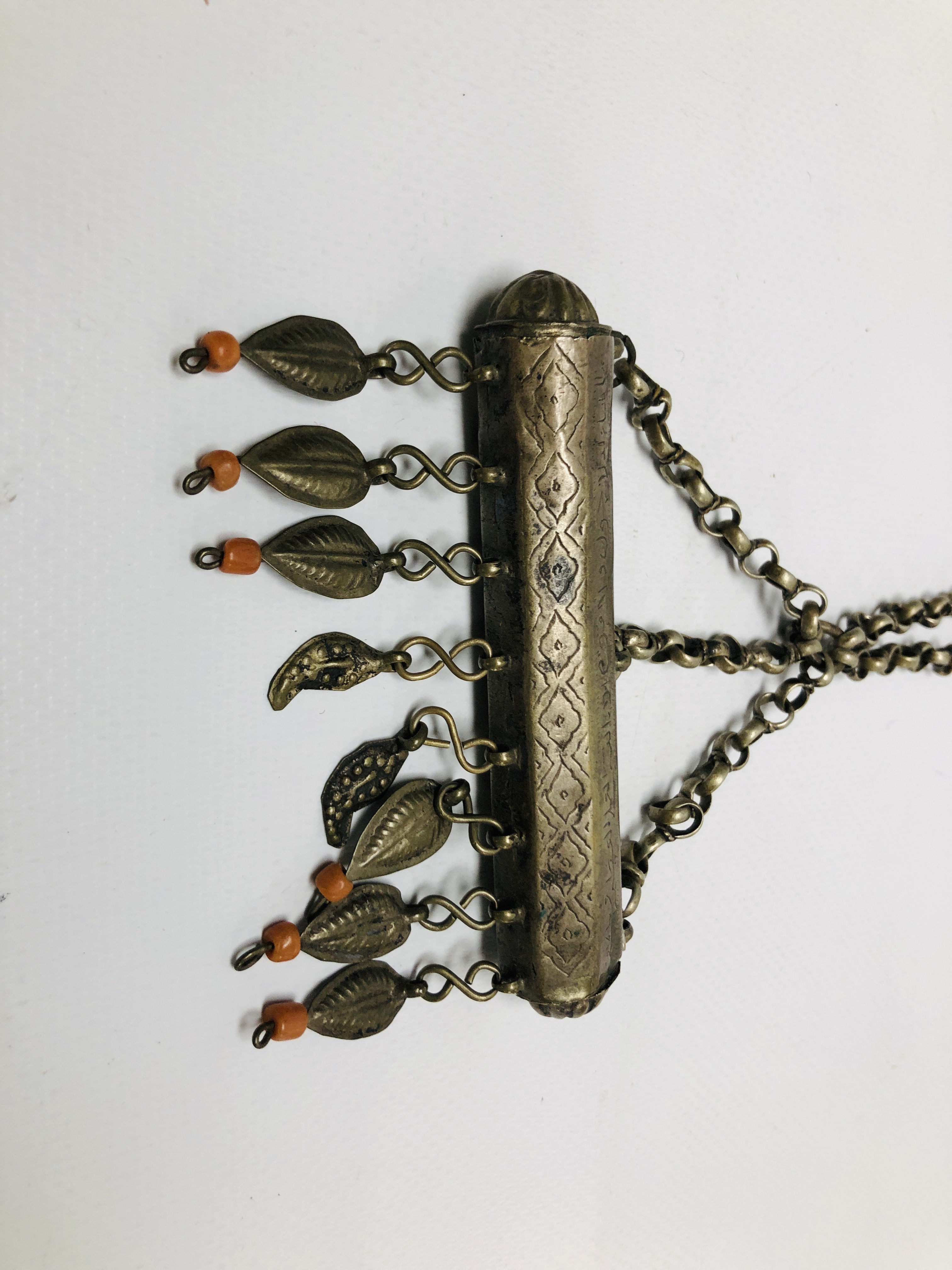 A GROUP OF 4 EASTERN STYLE WHITE METAL NECKLACES. - Image 14 of 15