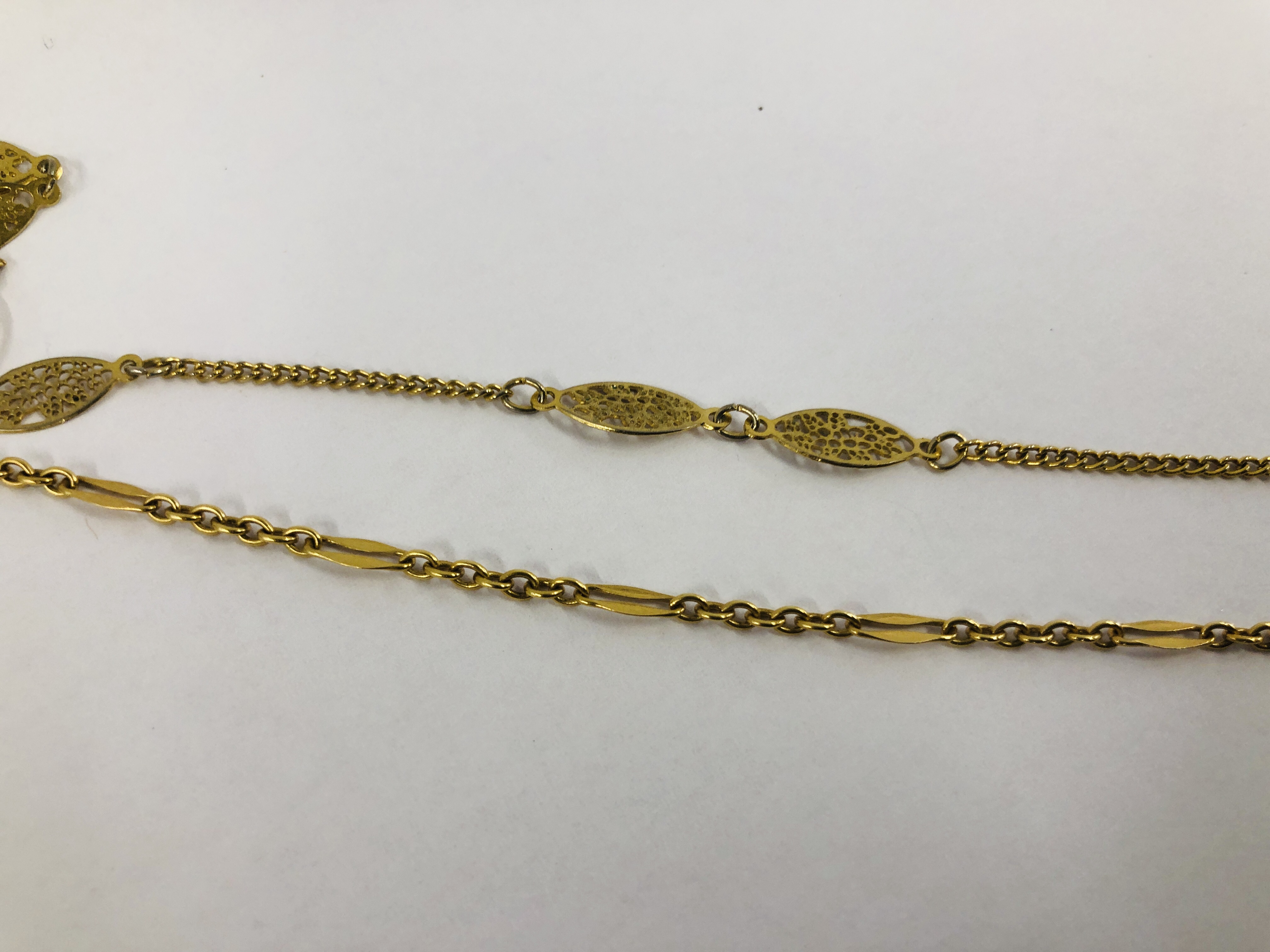 AN ELEGANT NECKLACE OF FINE DESIGN MARKED RL 18K ALONG WITH A FURTHER YELLOW METAL EXAMPLE. - Image 5 of 9