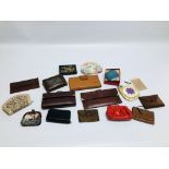 BOX OF VINTAGE PURSES, MANICURE SETS AND COMPACTS.