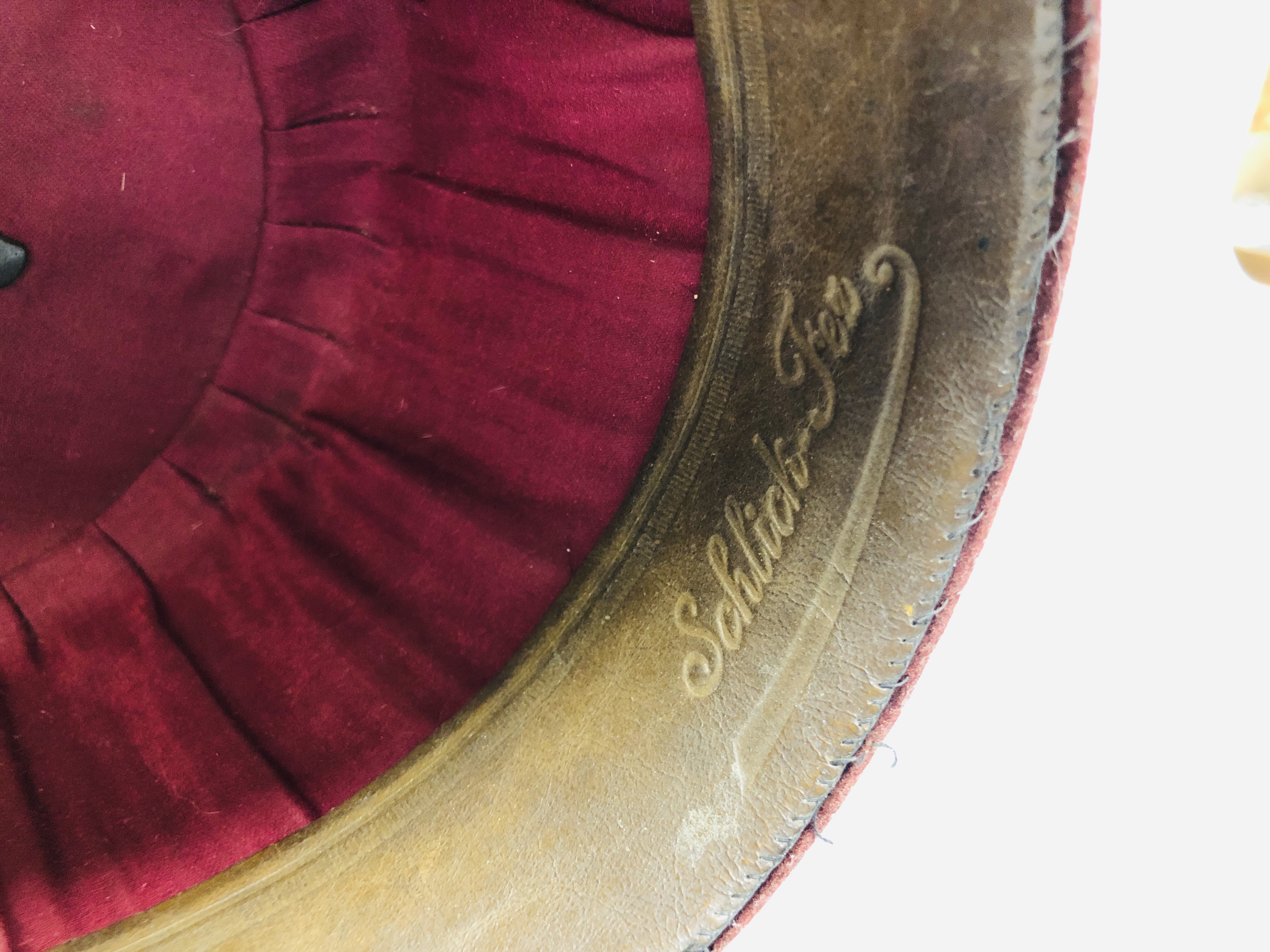 A VINTAGE FEZ HAT MARKED SCHLICK CONSTANTINOPLE. - Image 5 of 5