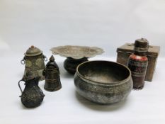 A BOX OF ASSORTED MIDDLE EASTERN AND ASIAN METAL WARE ARTIFACTS TO INCLUDE ENAMELLED EXAMPLES ETC