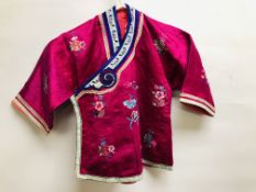 A VINTAGE CHINESE SILK EMBROIDERED HANDMADE CHILDS TUNIC,